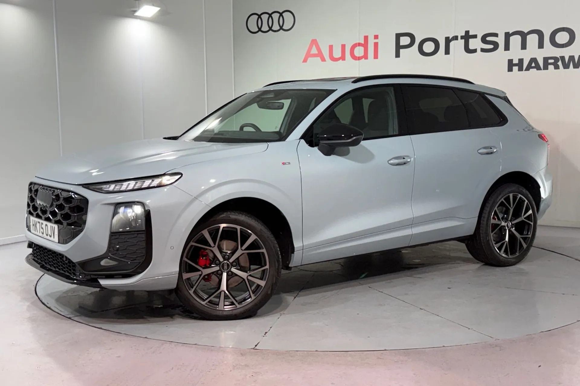 Audi Q3 thumbnail image number 7