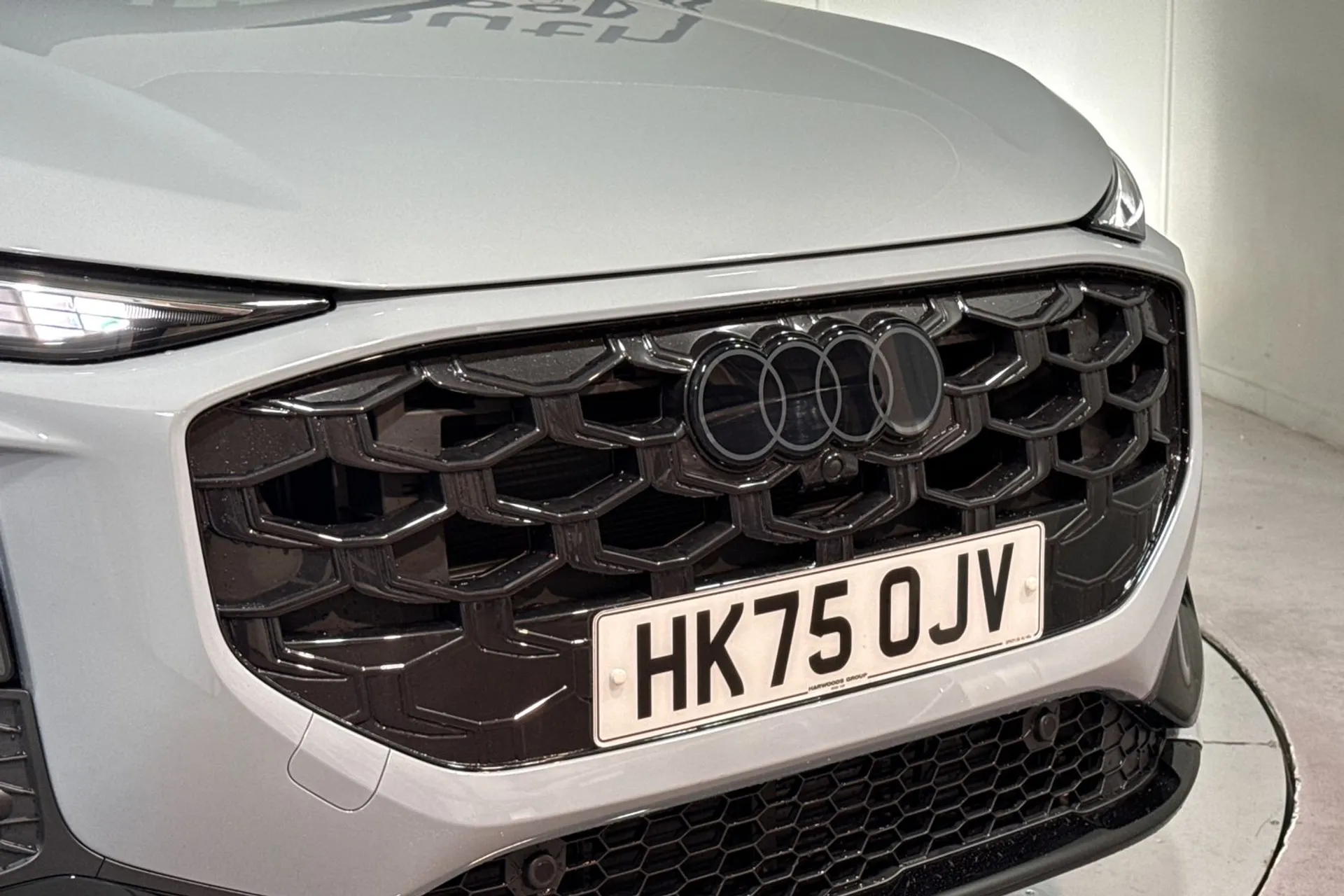 Audi Q3 thumbnail image number 9