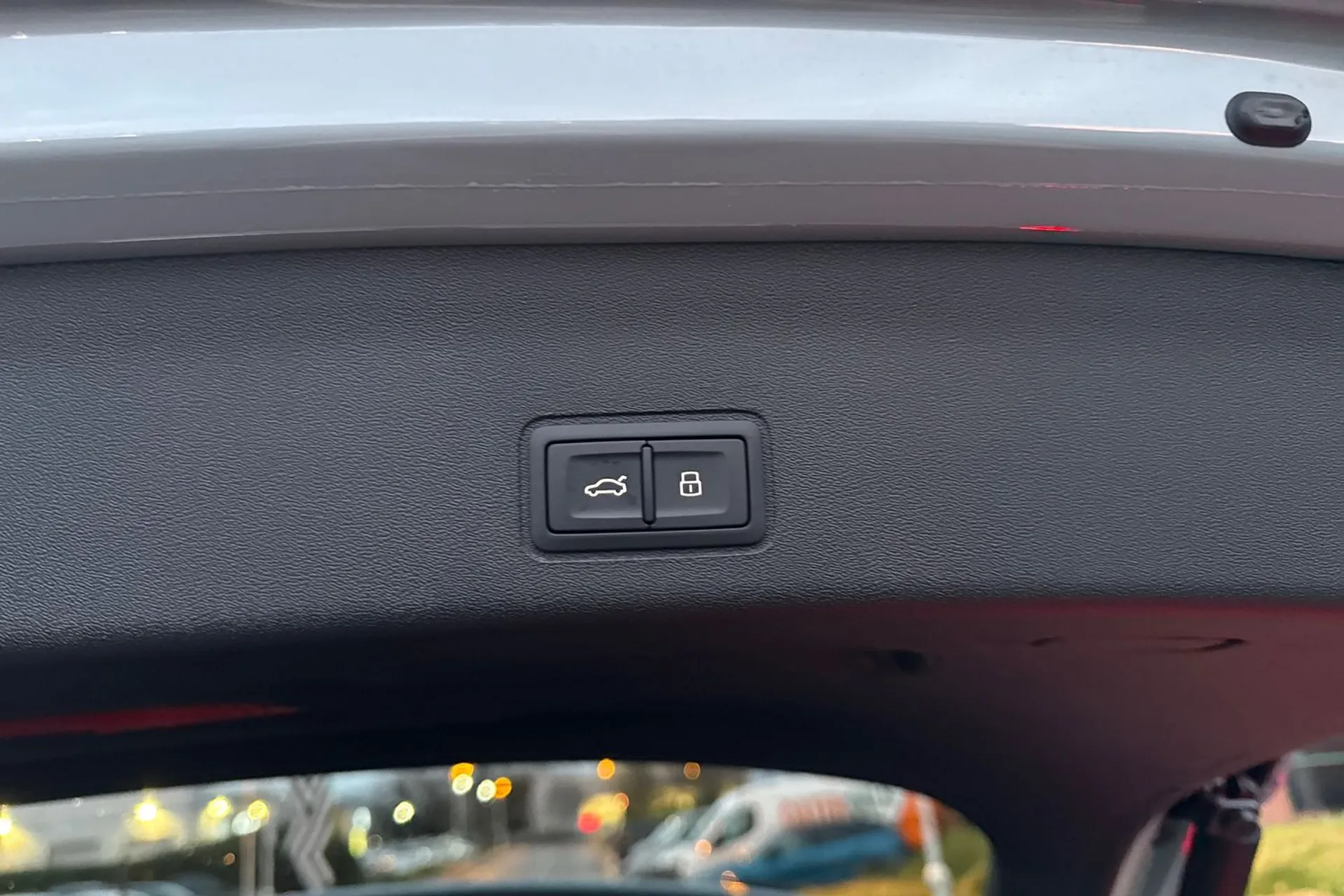 Audi Q3 thumbnail image number 24