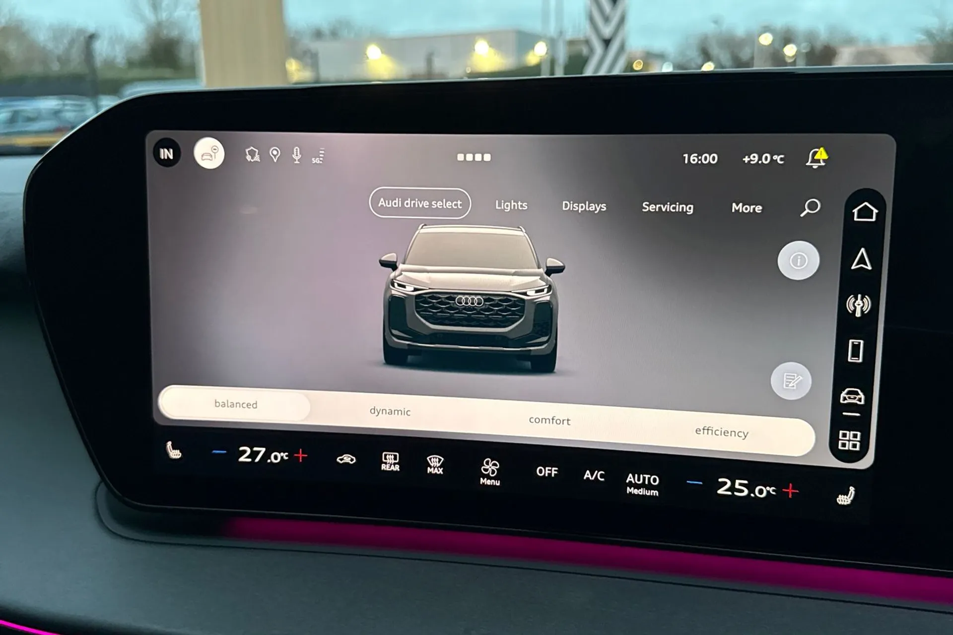 Audi Q3 thumbnail image number 36