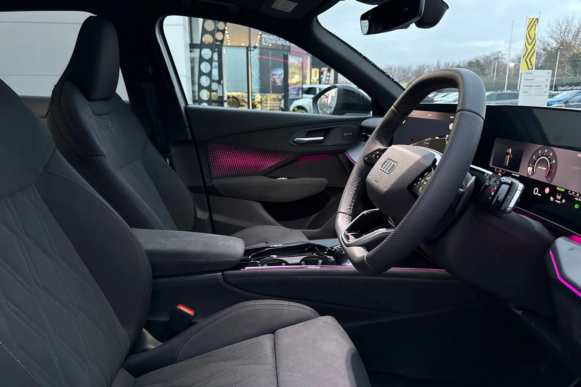 Audi Q3 thumbnail image number 35