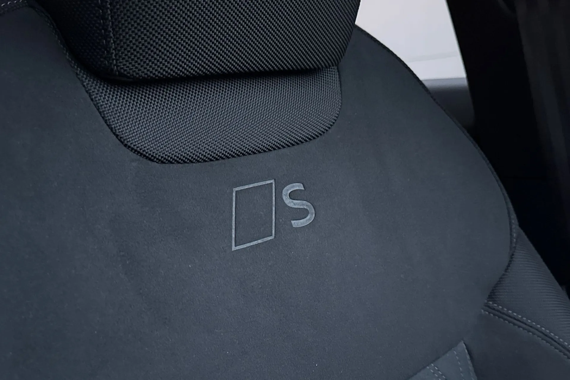 Audi Q3 thumbnail image number 33