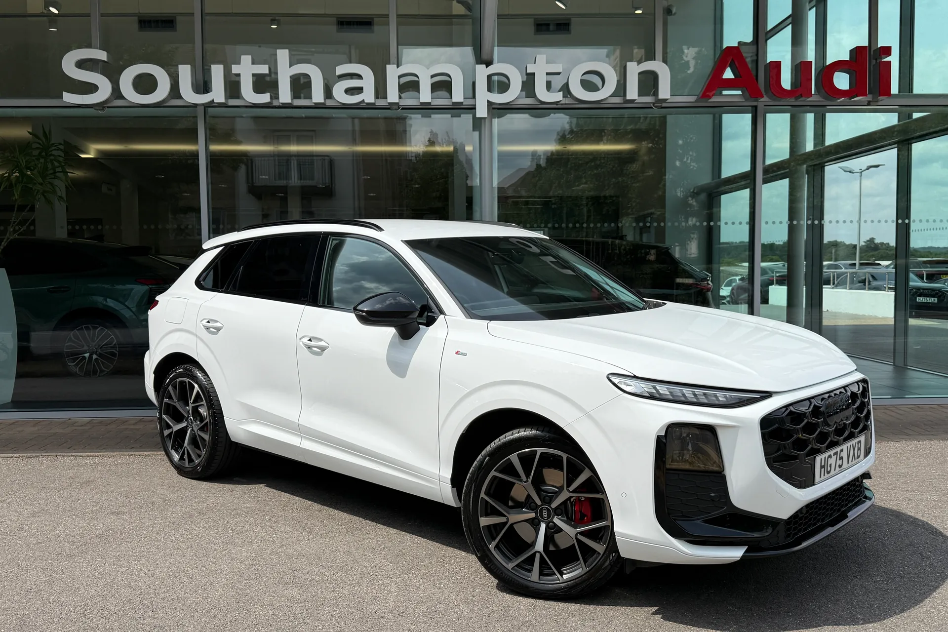 Audi Q3 thumbnail image number 61