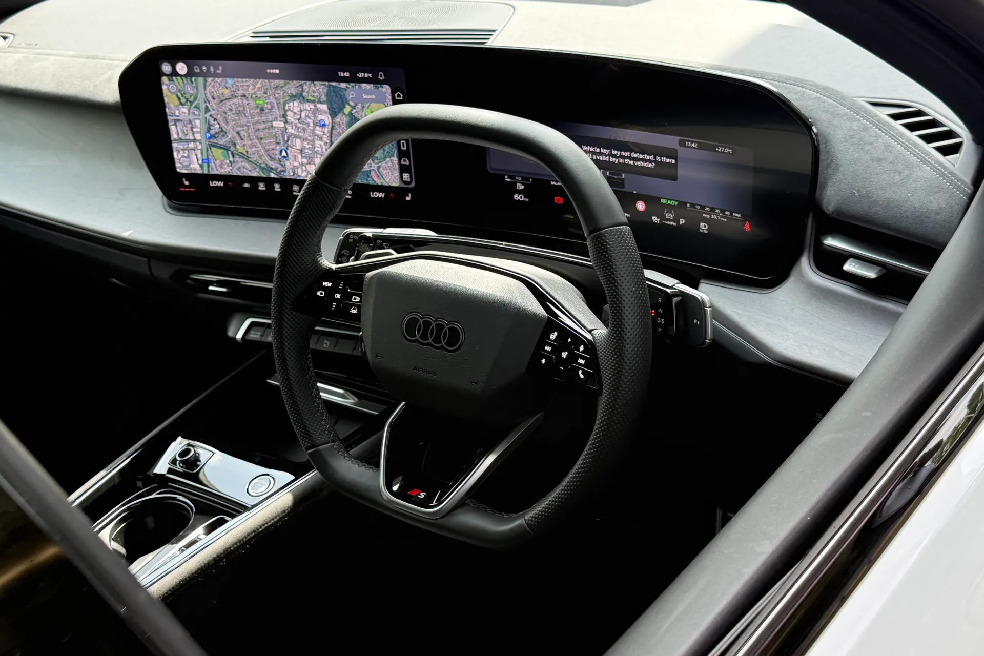 Audi Q3 thumbnail image number 31
