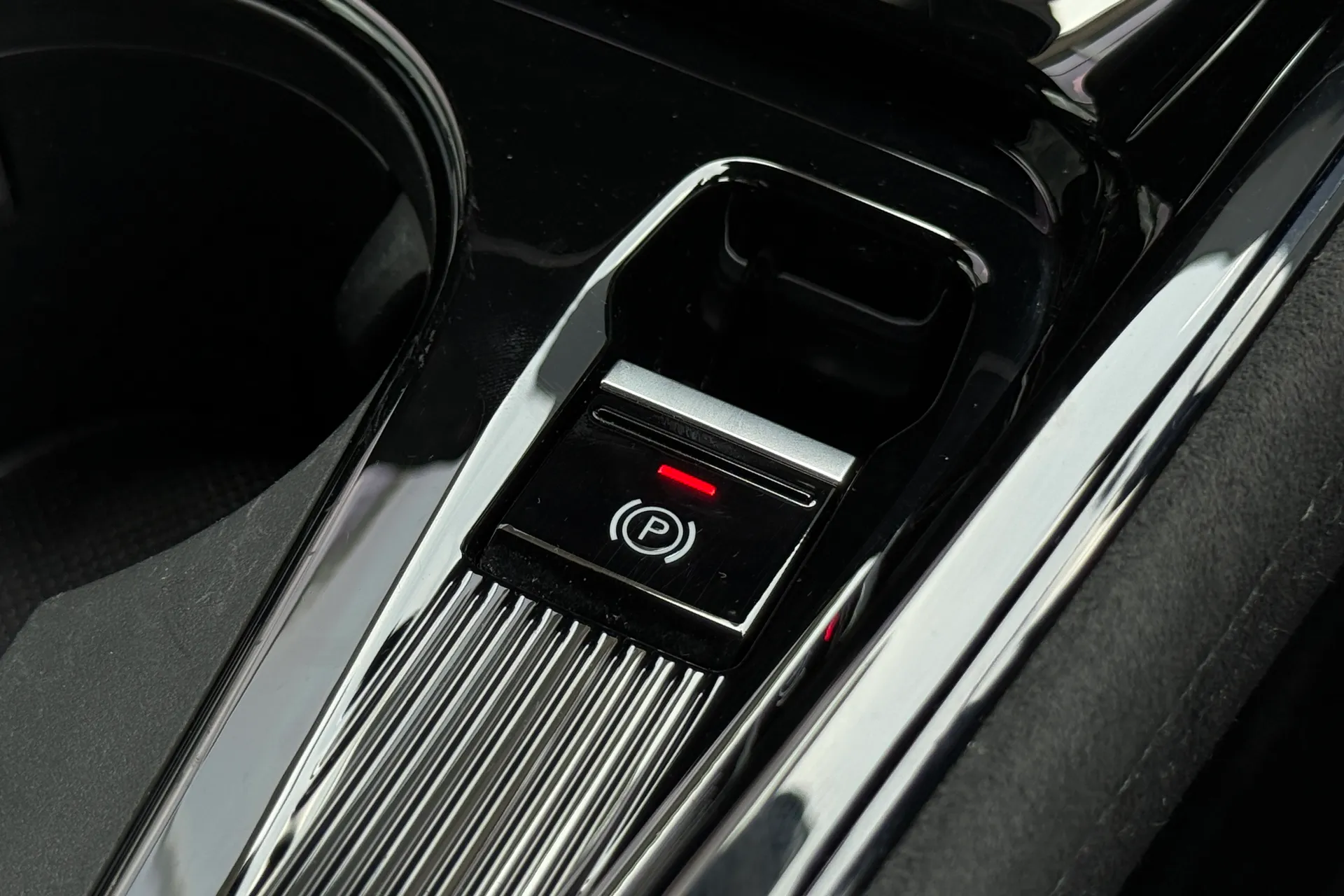 Audi Q3 thumbnail image number 23