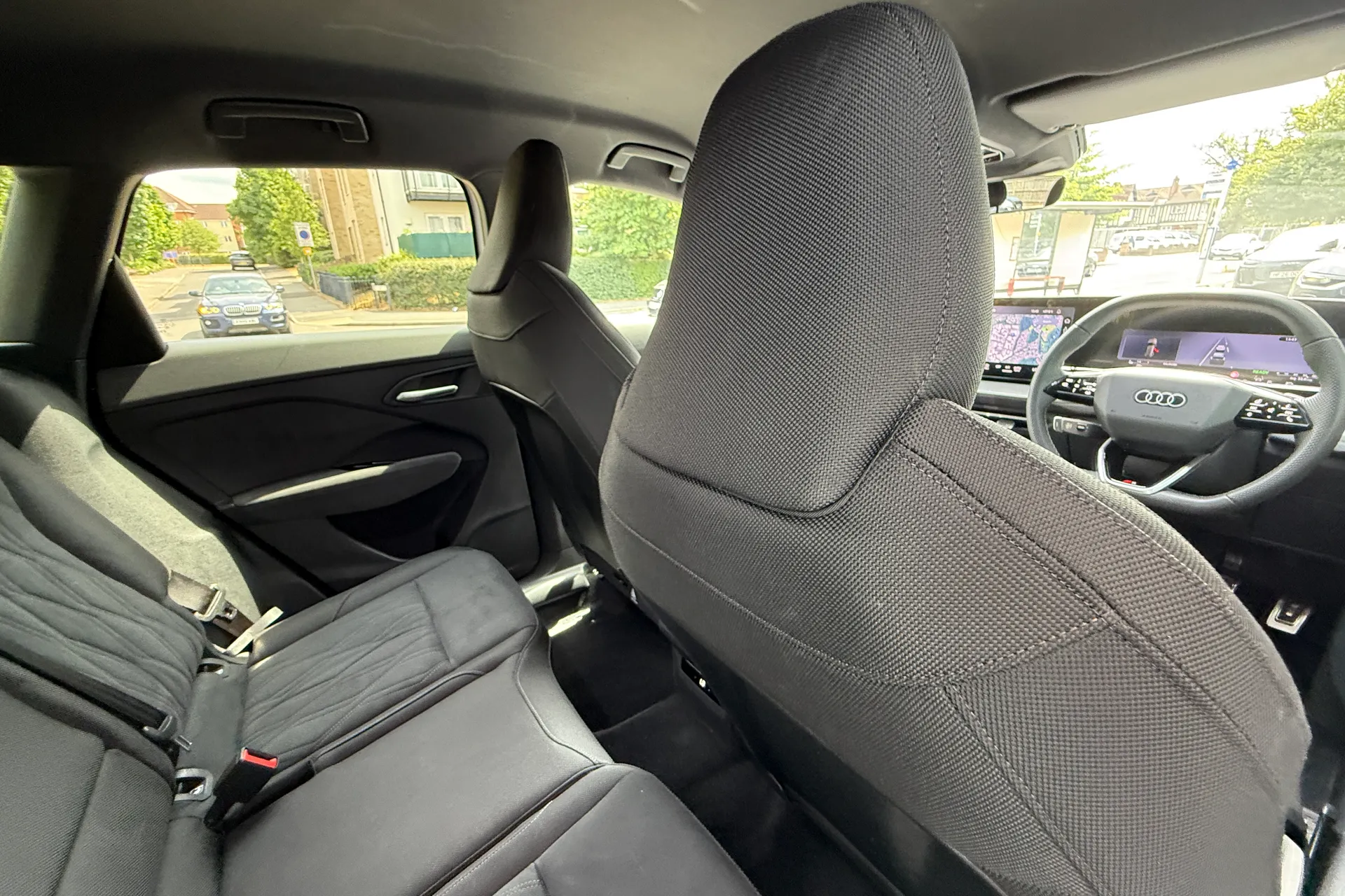 Audi Q3 thumbnail image number 38