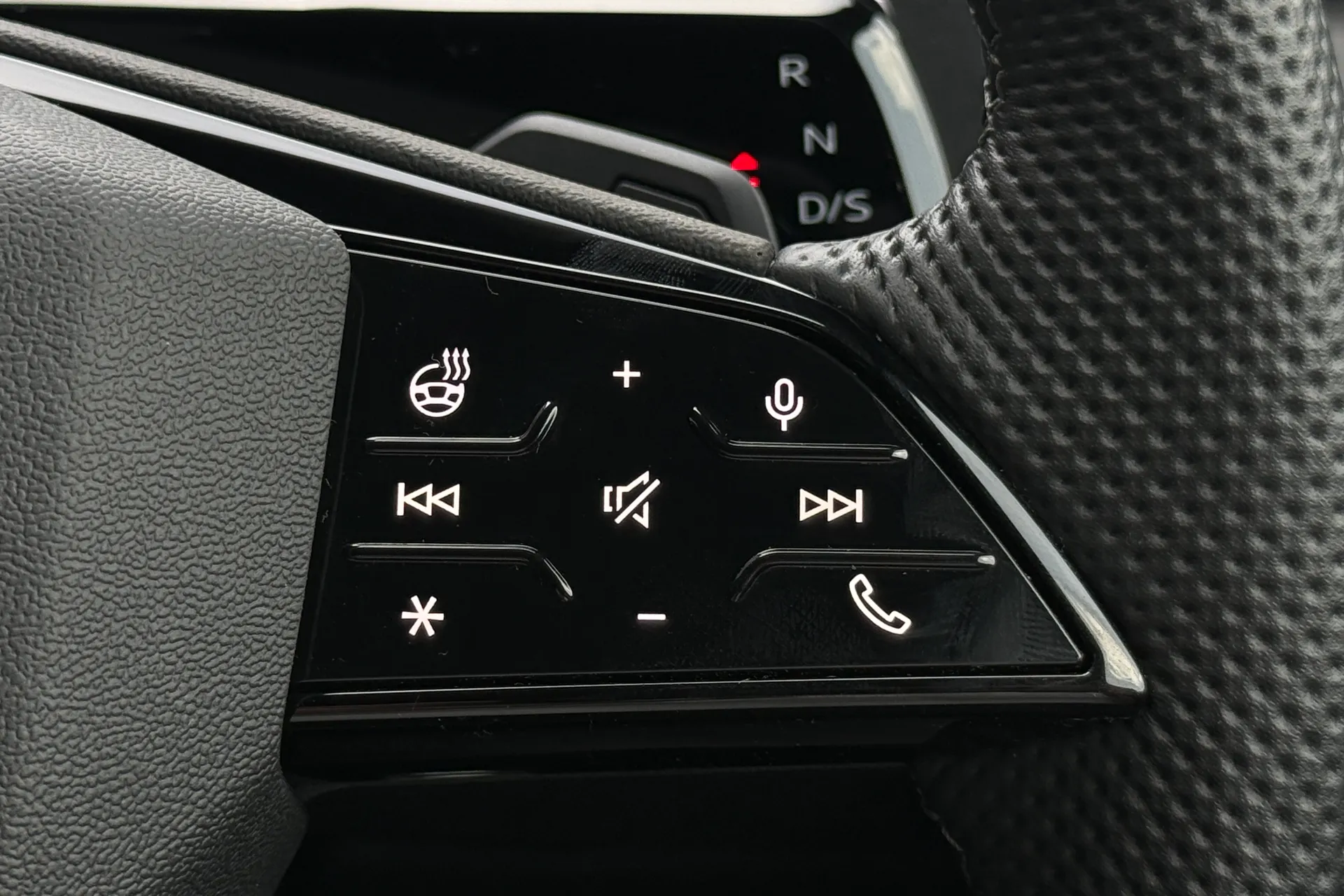 Audi Q3 thumbnail image number 8