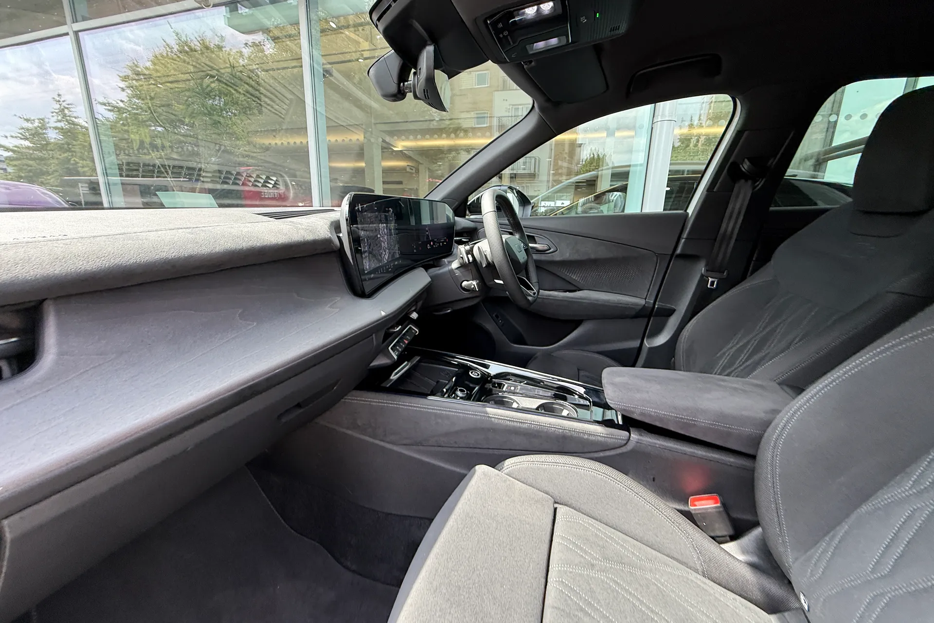 Audi Q3 thumbnail image number 2