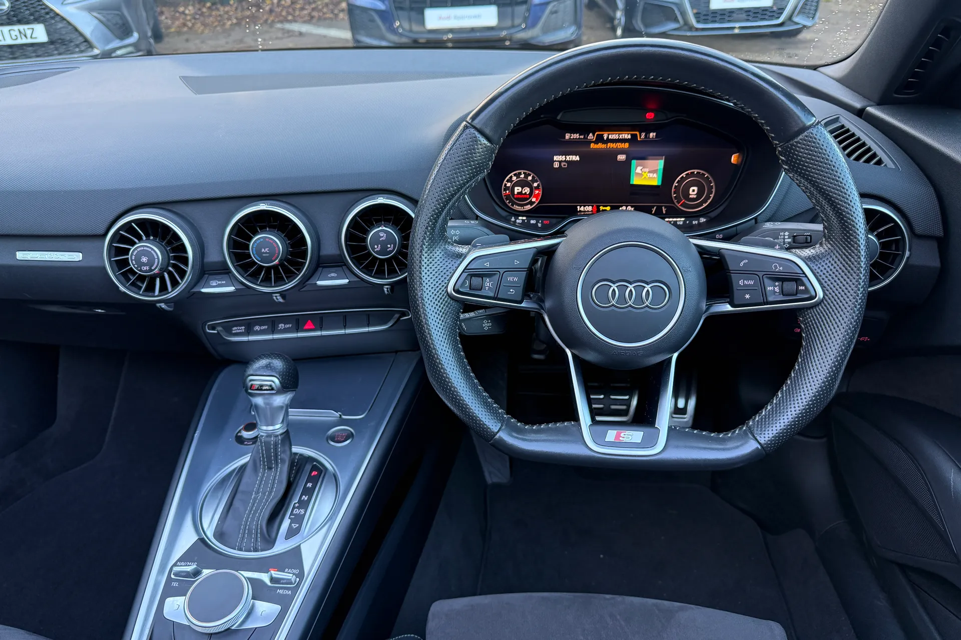 Audi TT thumbnail image number 4