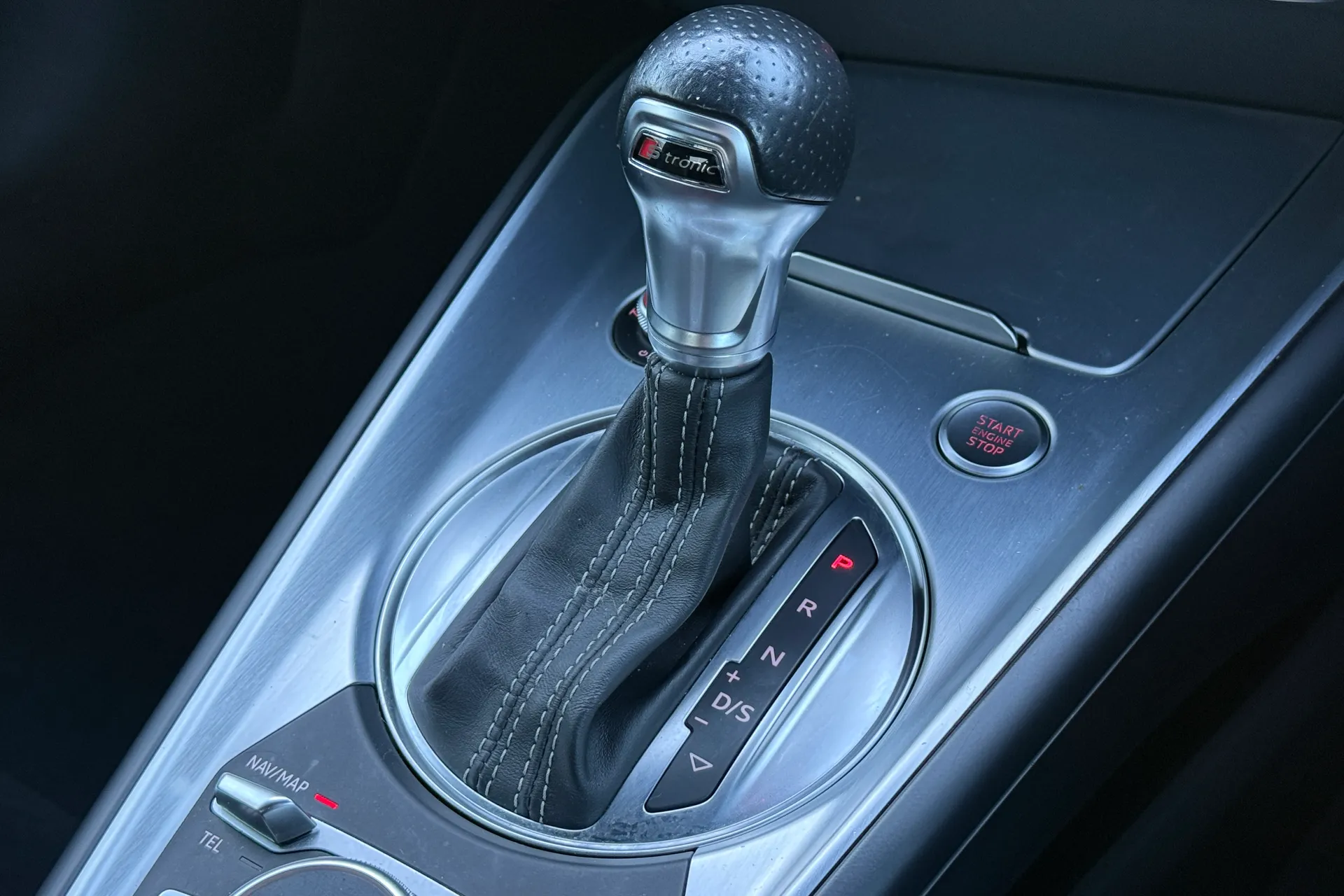 Audi TT thumbnail image number 12