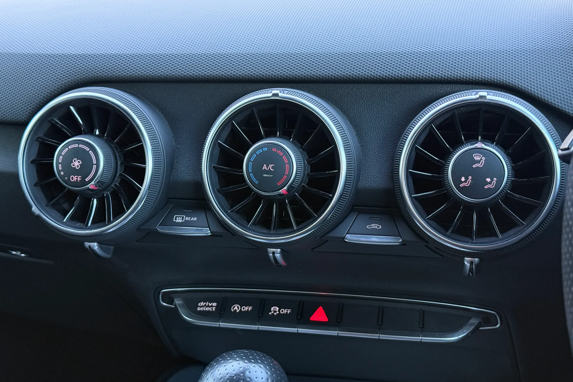 Audi TT thumbnail image number 13