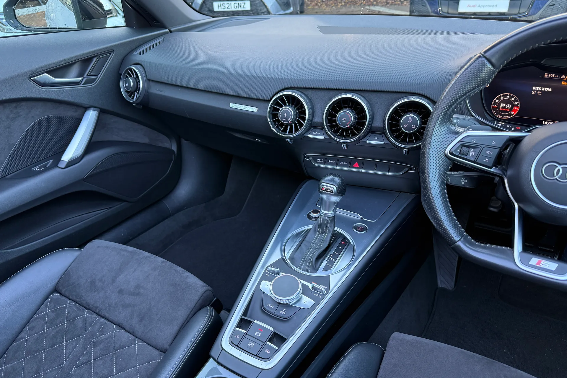 Audi TT thumbnail image number 35