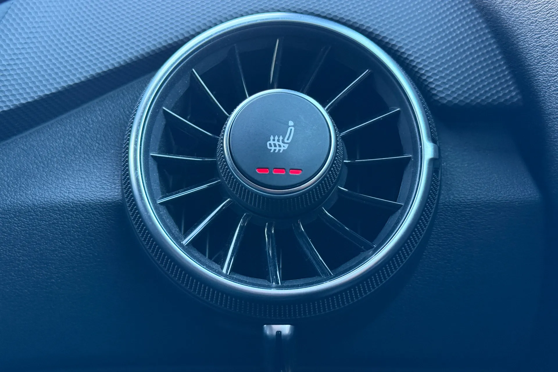 Audi TT thumbnail image number 14