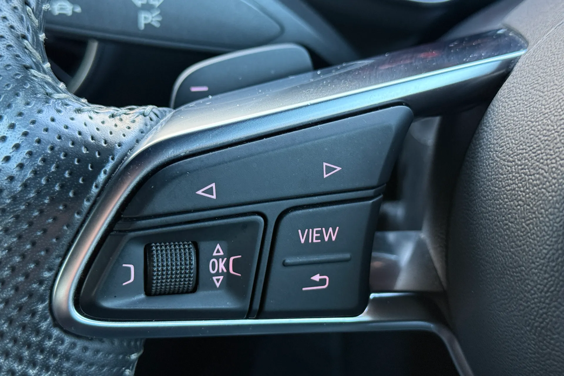 Audi TT thumbnail image number 23