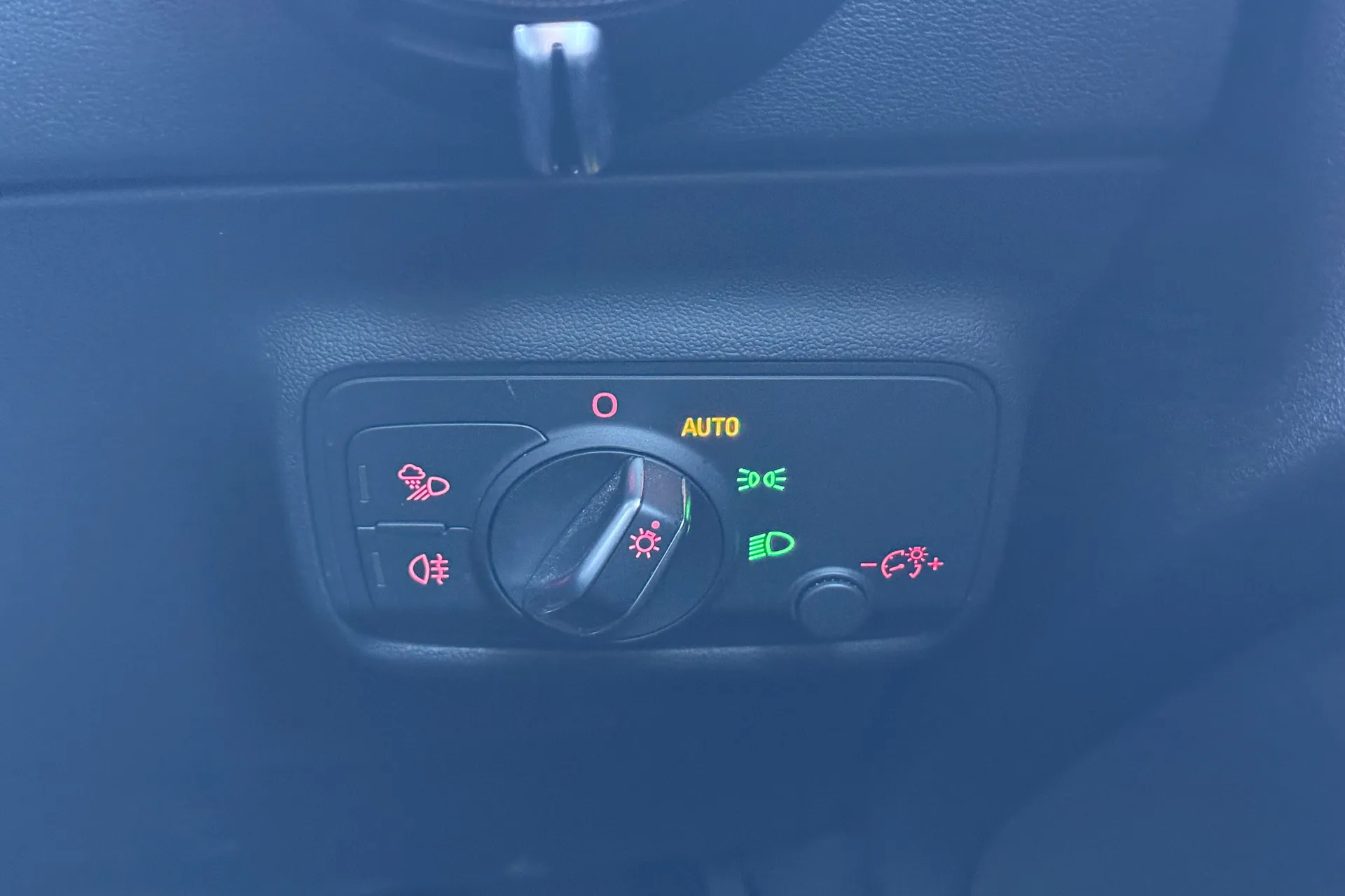 Audi TT thumbnail image number 15