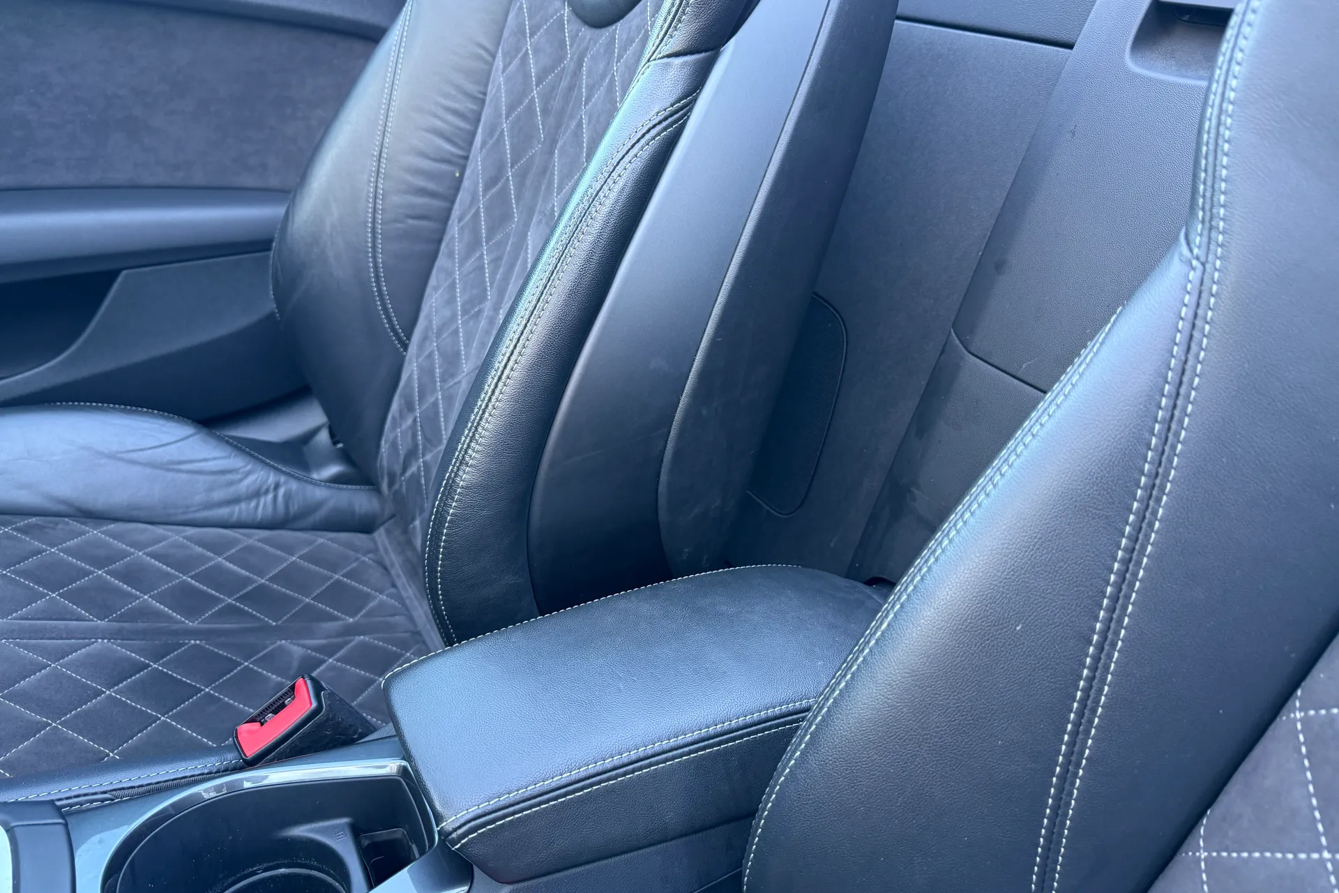 Audi TT thumbnail image number 48