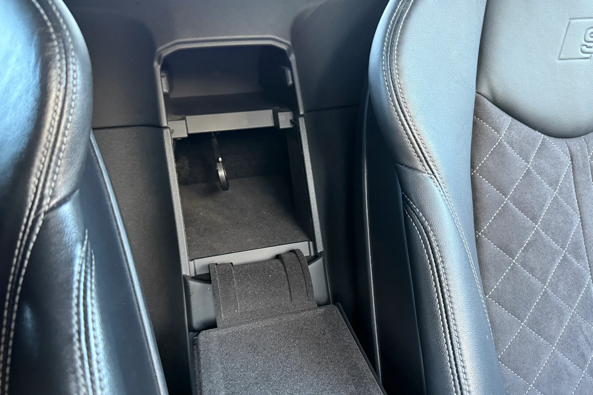 Audi TT thumbnail image number 19