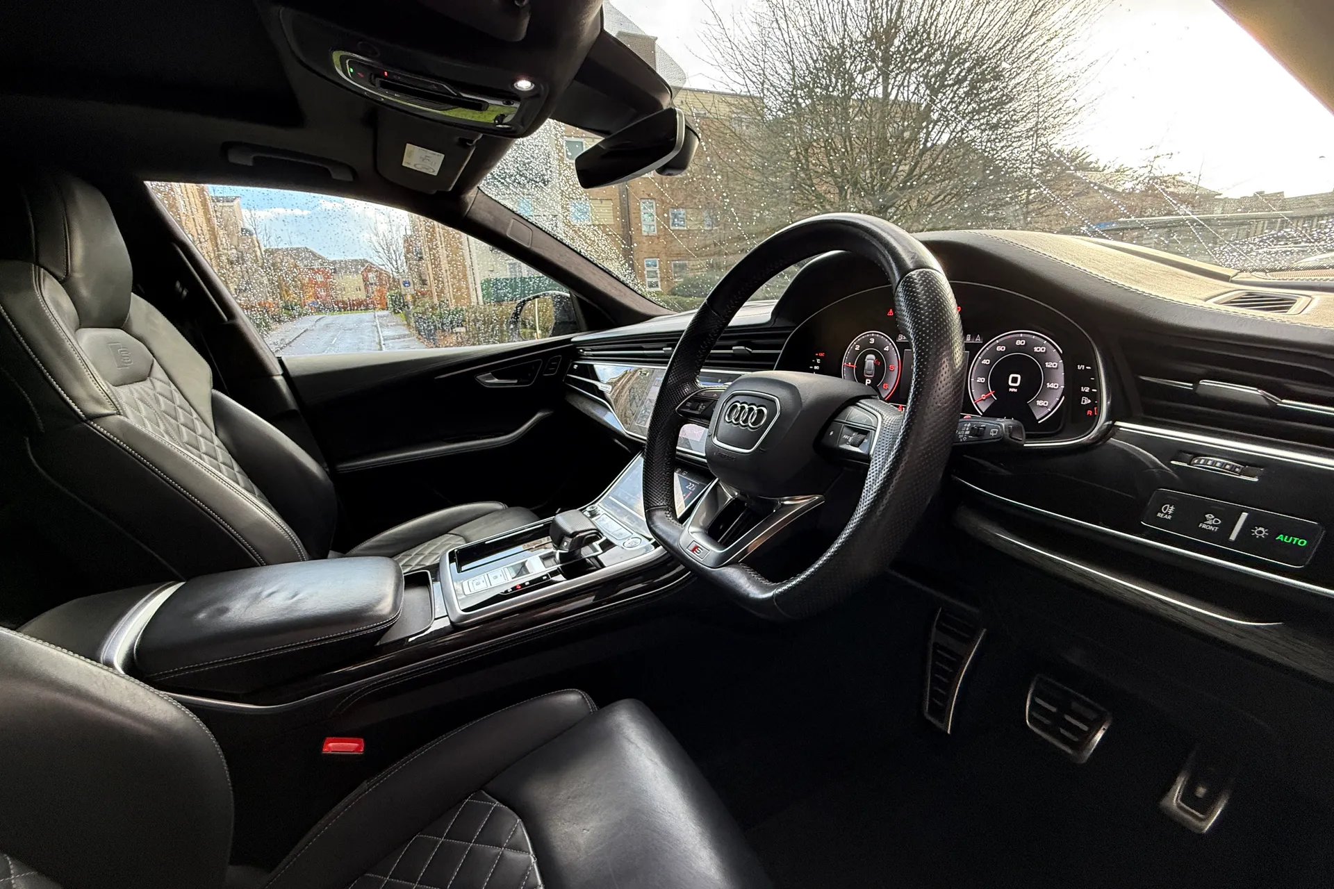 Audi Q8 thumbnail image number 10