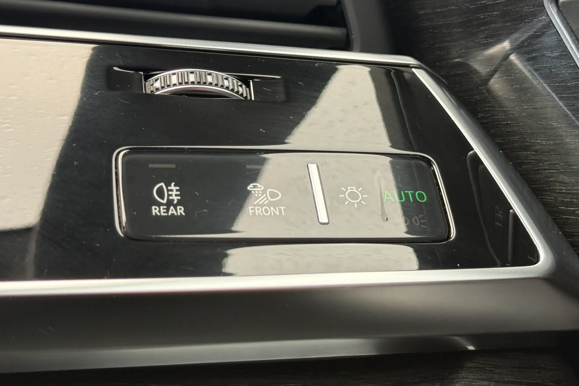 Audi Q8 thumbnail image number 33