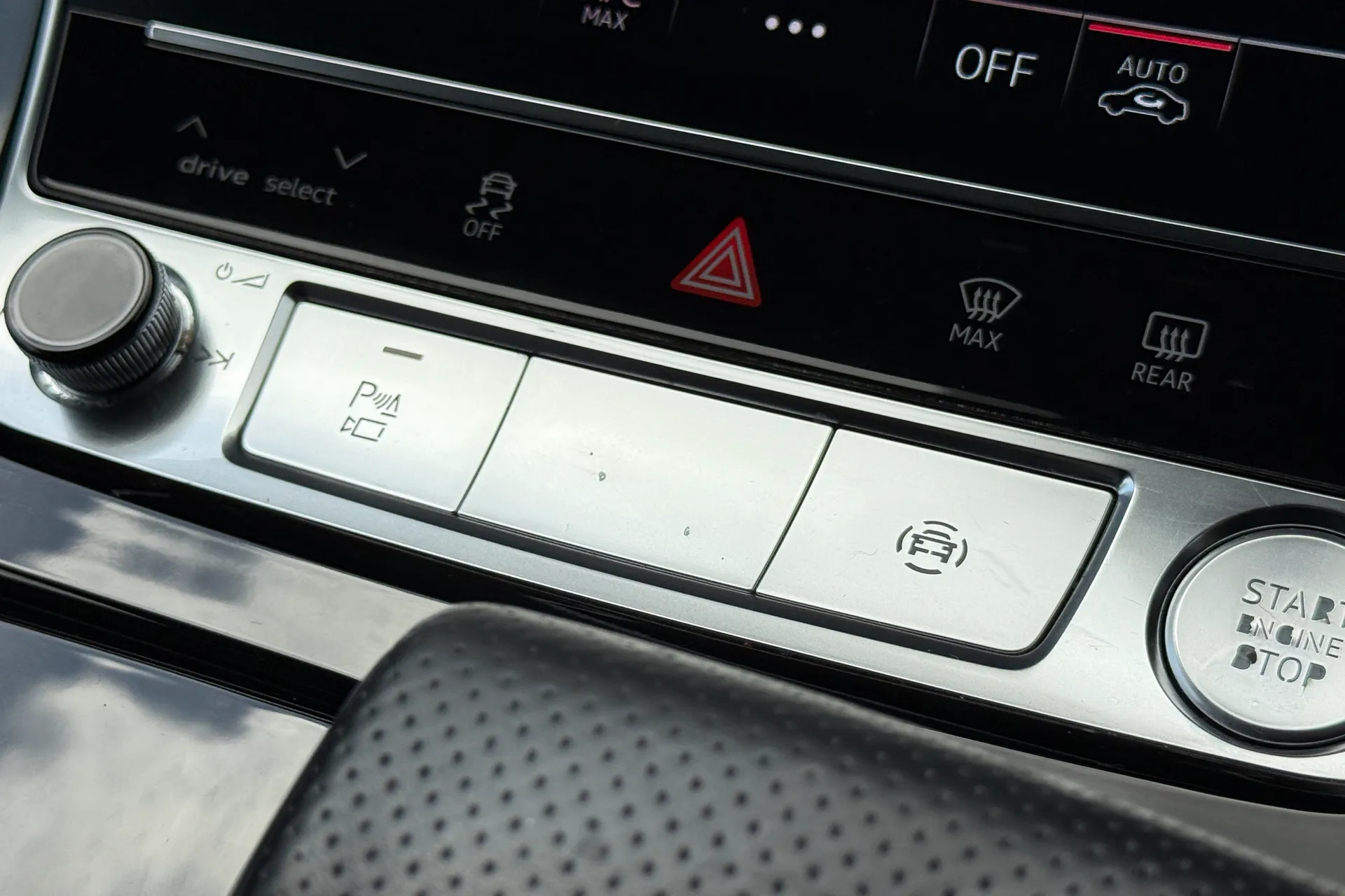 Audi Q8 thumbnail image number 23