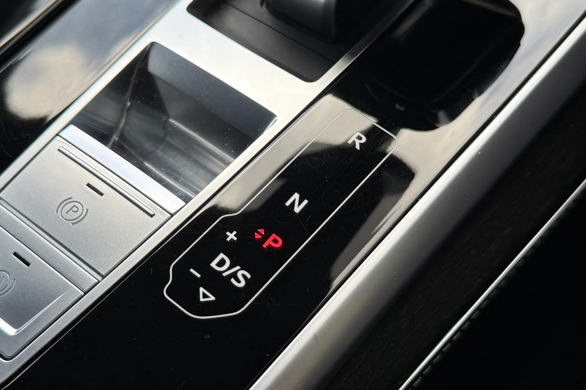 Audi Q8 thumbnail image number 26