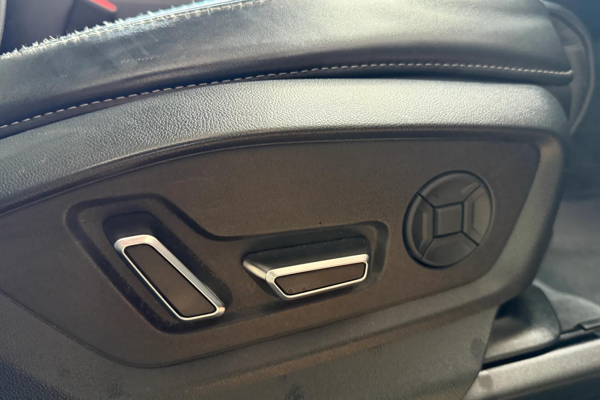 Audi Q8 thumbnail image number 38