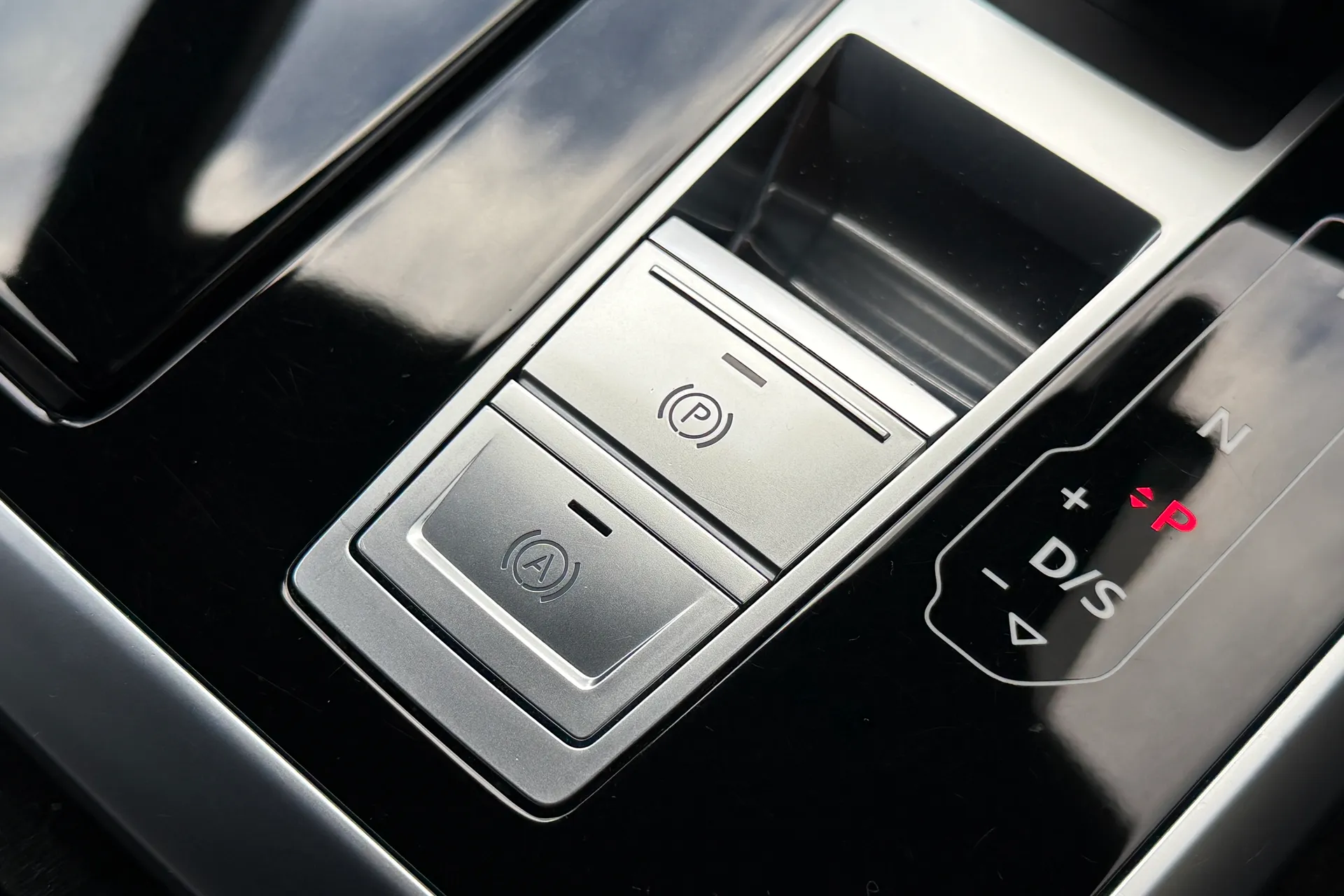 Audi Q8 thumbnail image number 27