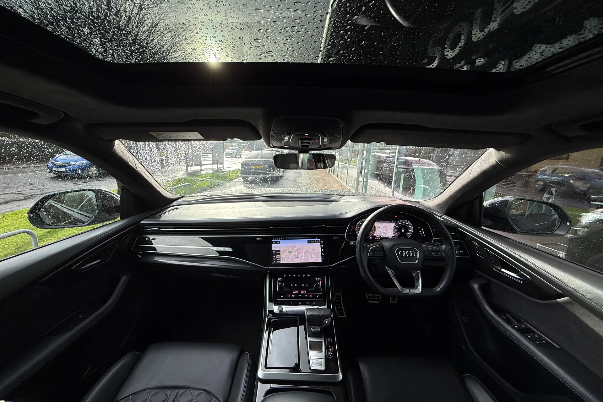 Audi Q8 thumbnail image number 3