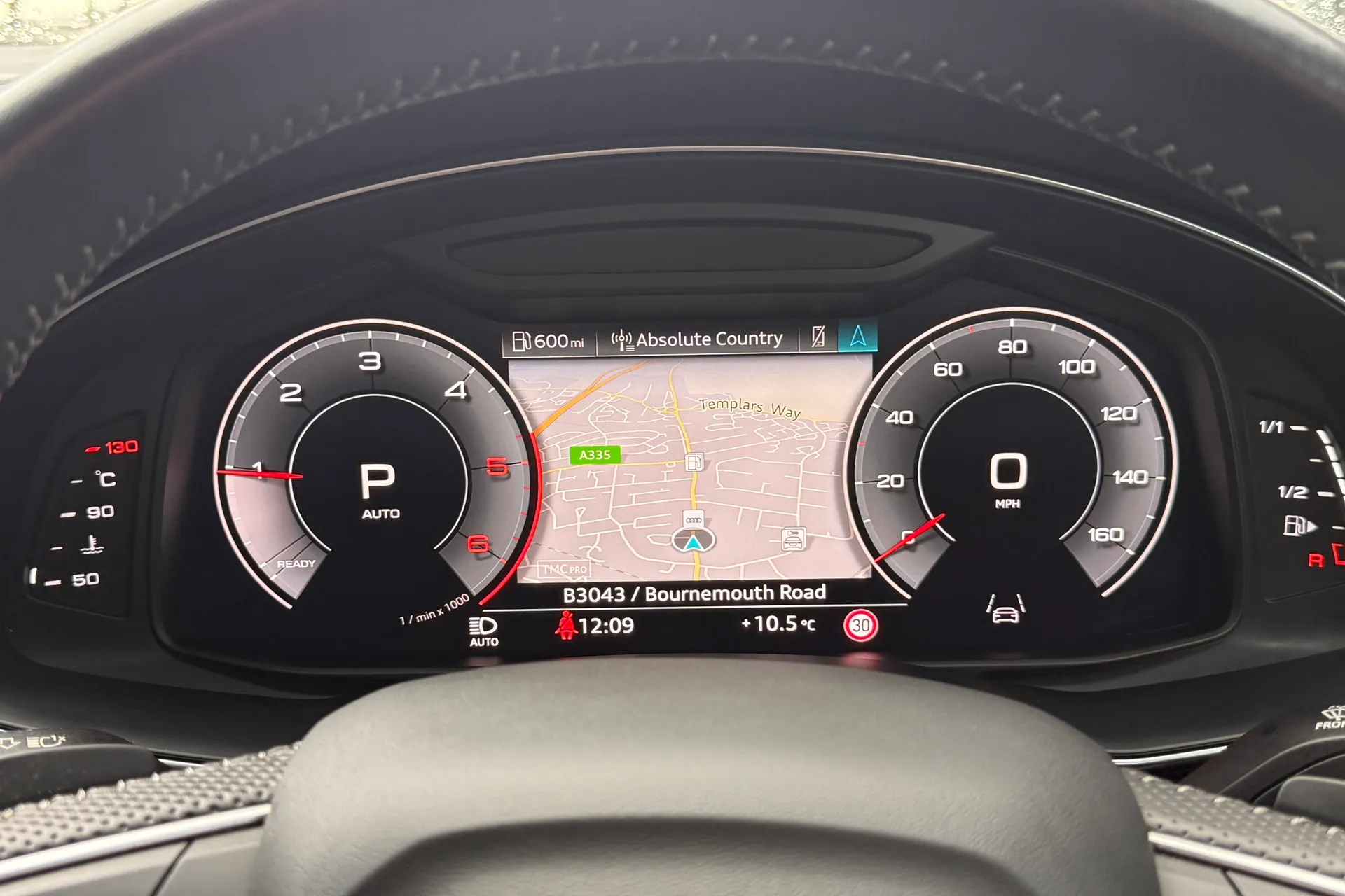 Audi Q8 thumbnail image number 16