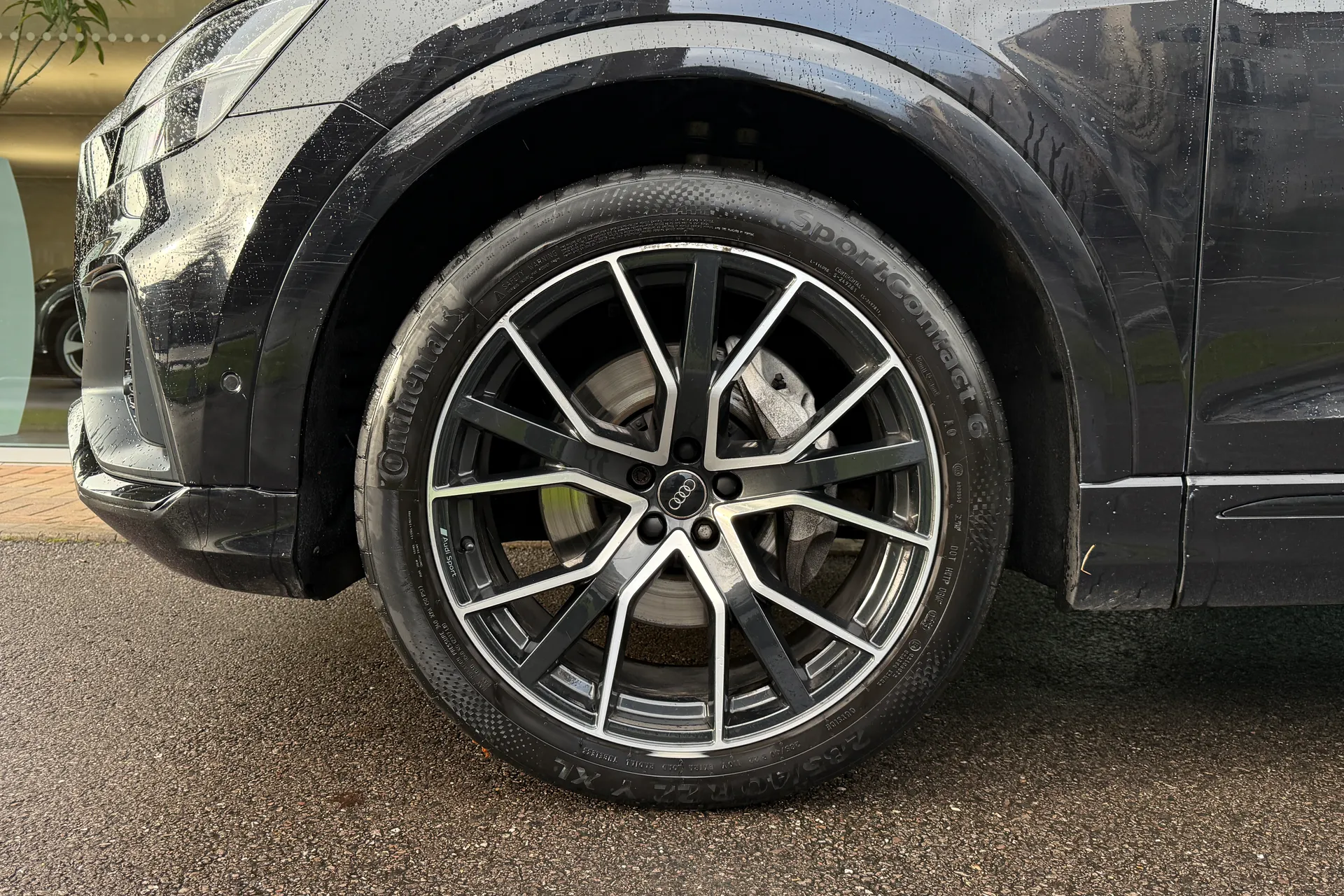 Audi Q8 thumbnail image number 9