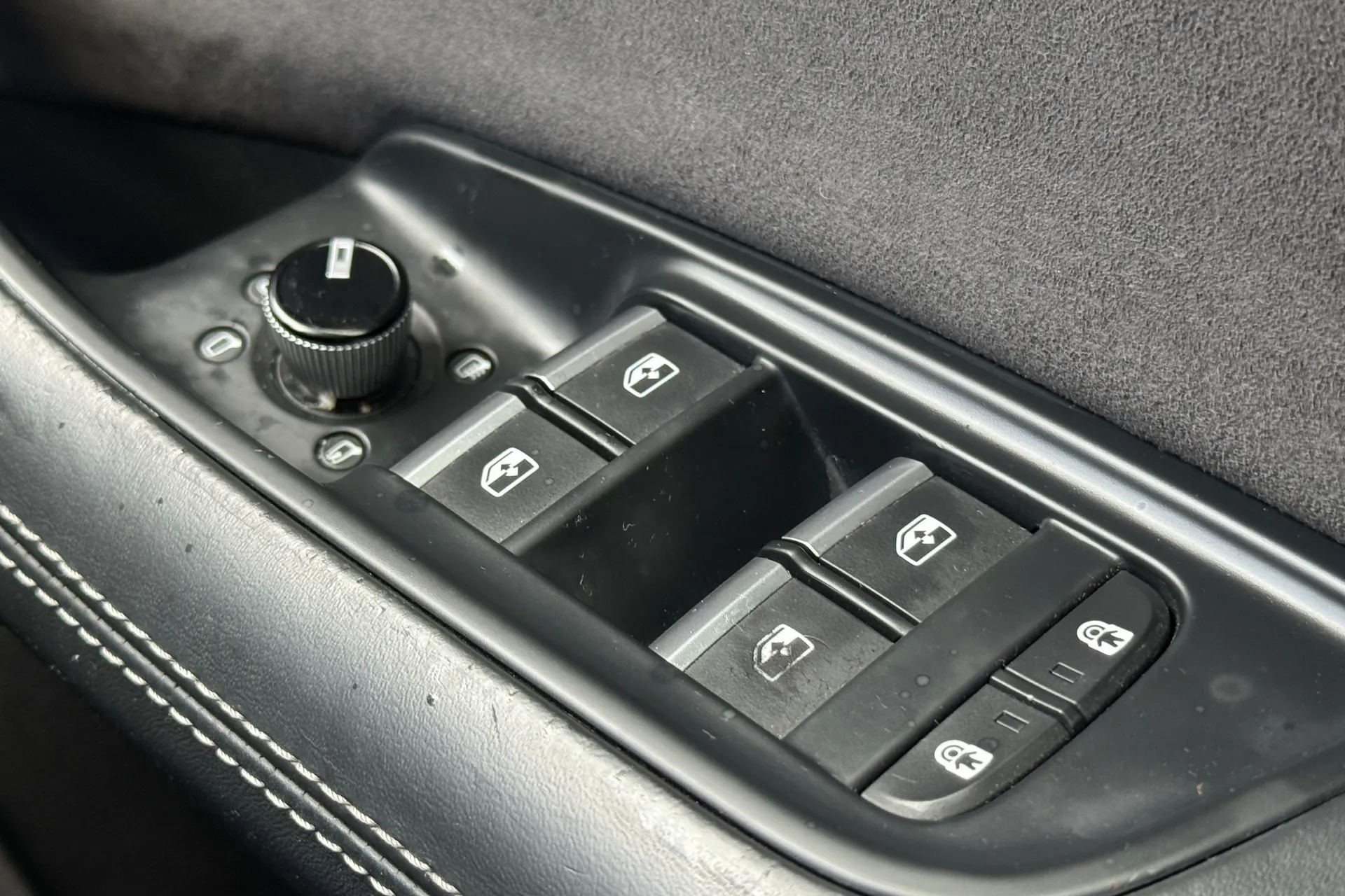 Audi Q8 thumbnail image number 31