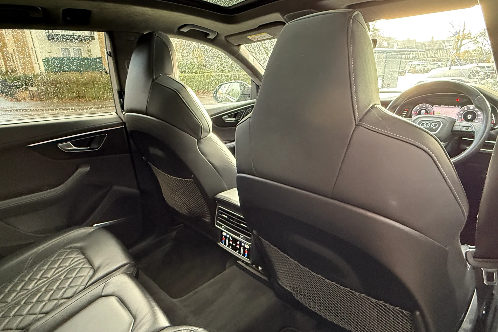 Audi Q8 thumbnail image number 44