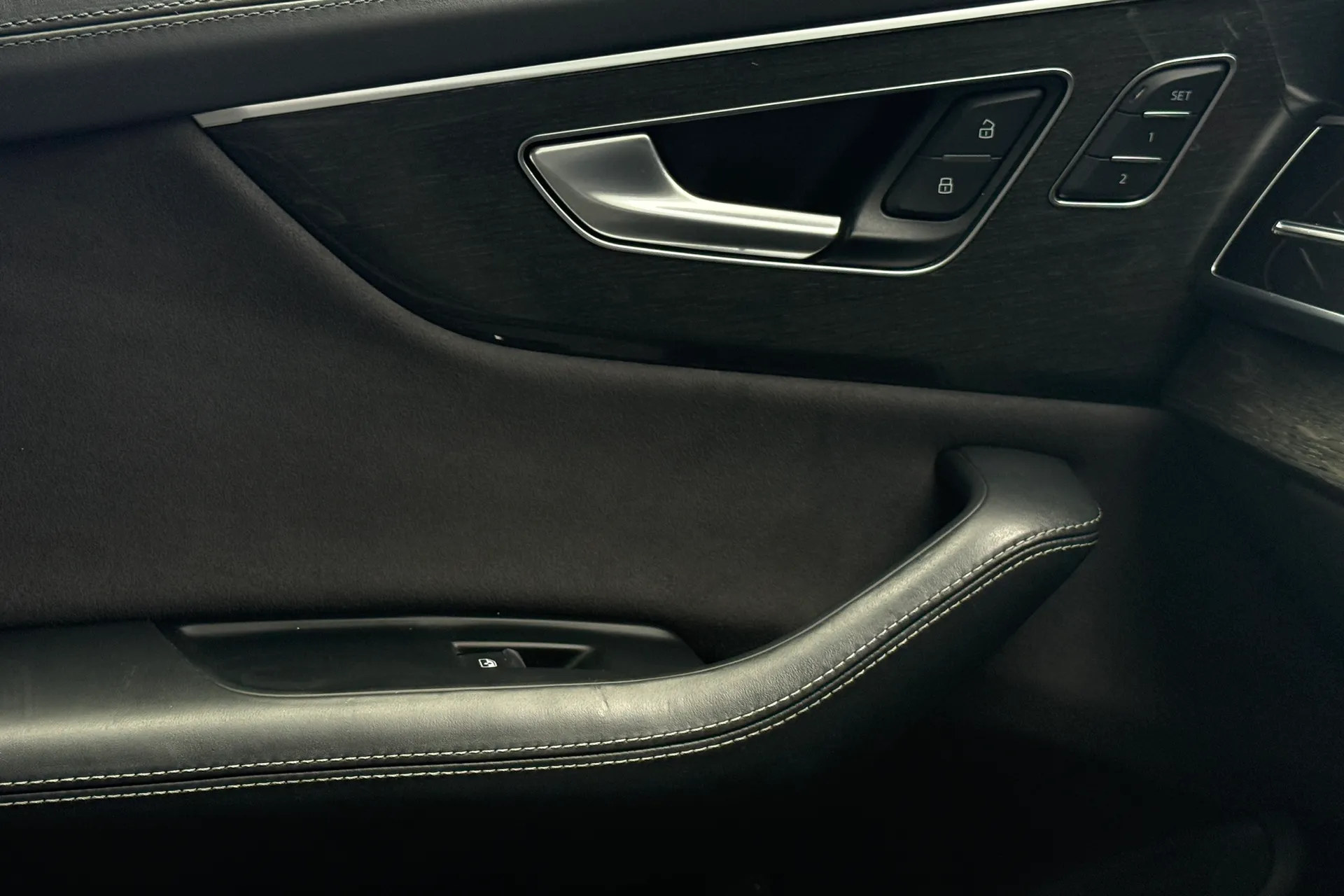 Audi Q8 thumbnail image number 30