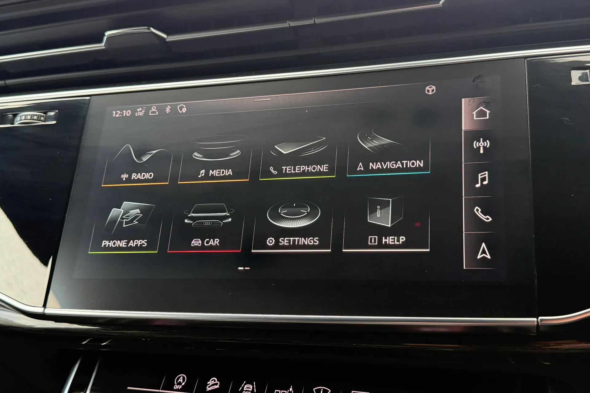 Audi Q8 thumbnail image number 19