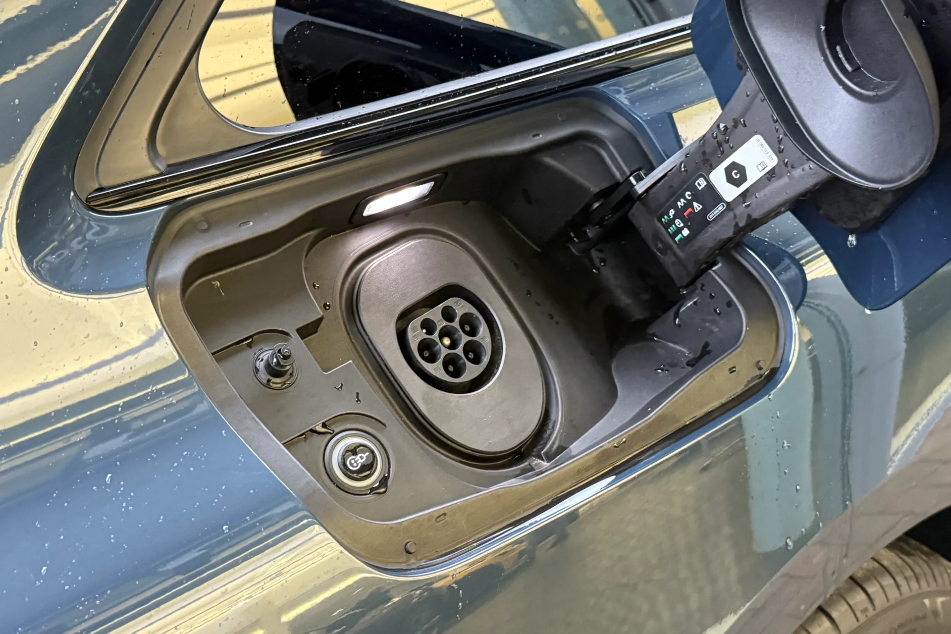 Audi A6 thumbnail image number 24