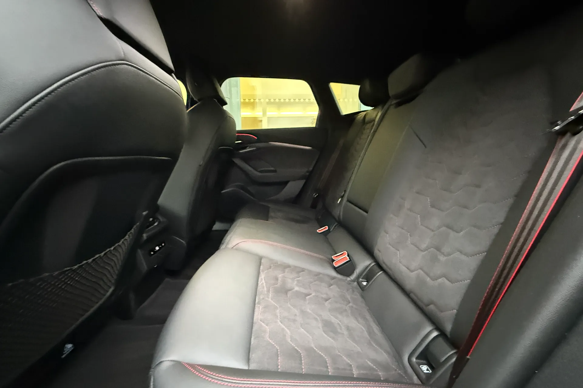 Audi A6 thumbnail image number 33