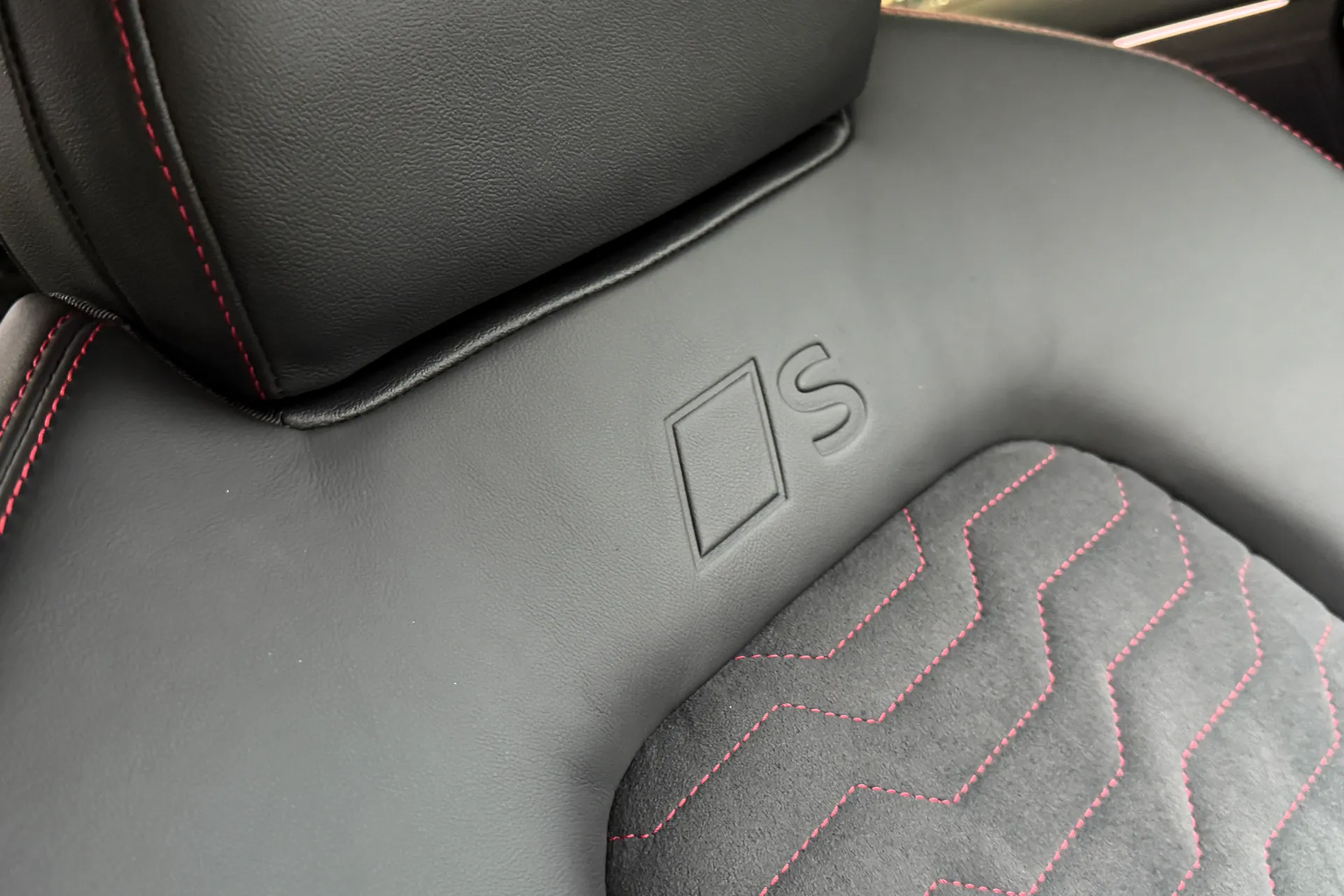 Audi A6 thumbnail image number 45