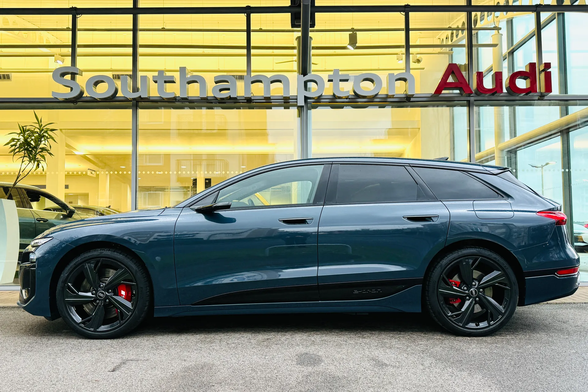 Audi A6 thumbnail image number 37