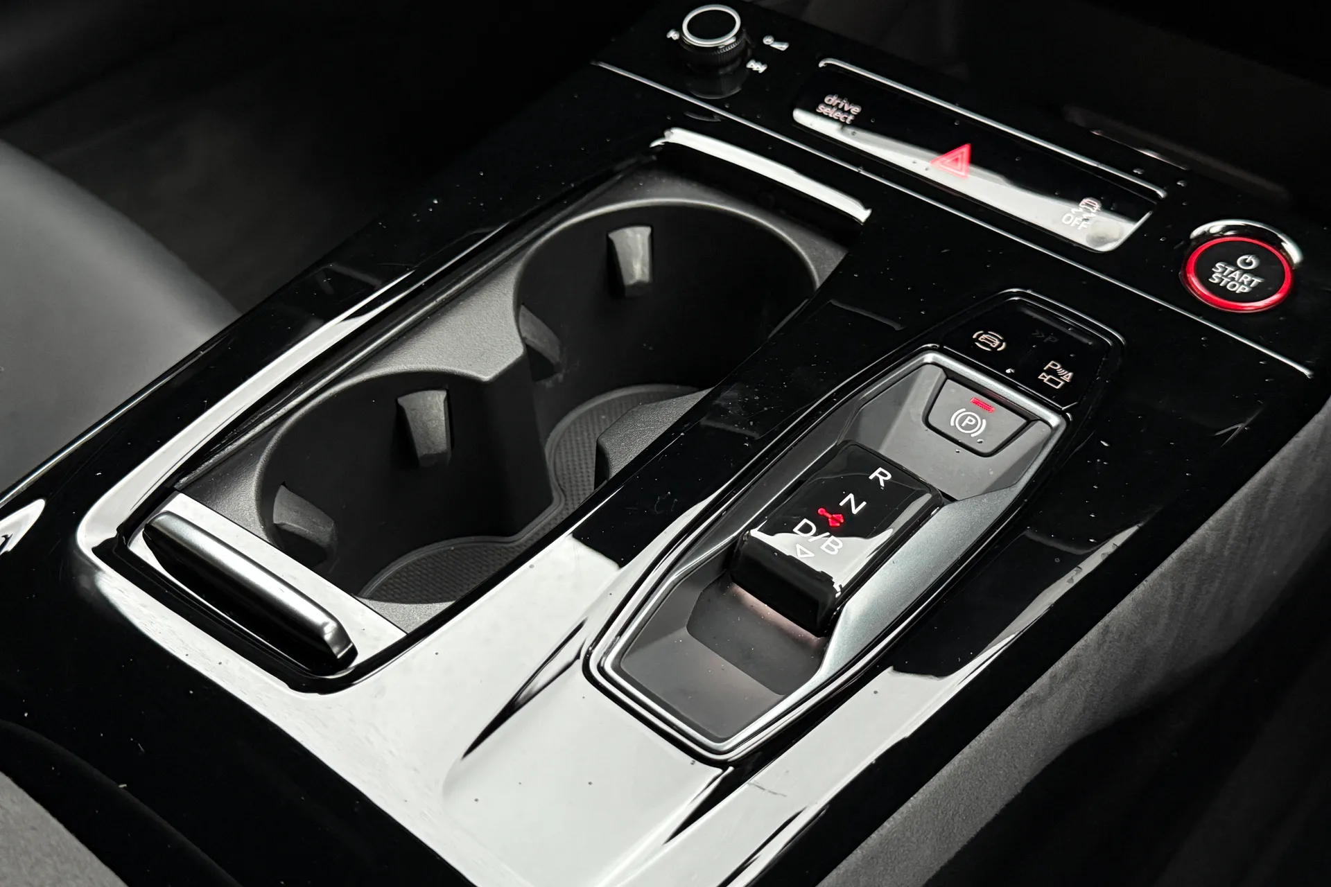 Audi A6 thumbnail image number 47