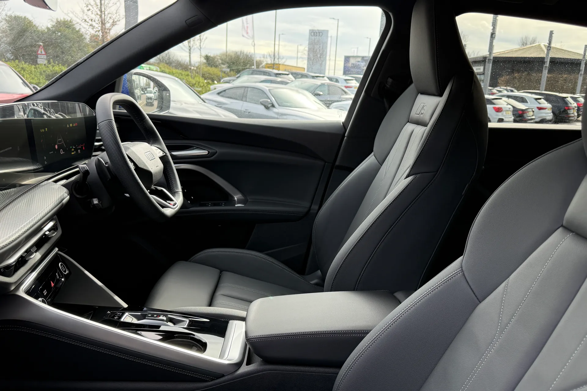 Audi Q5 thumbnail image number 17