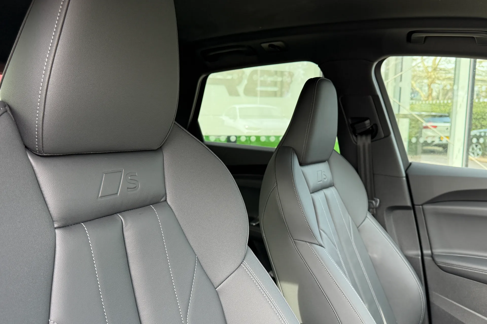 Audi Q5 thumbnail image number 37