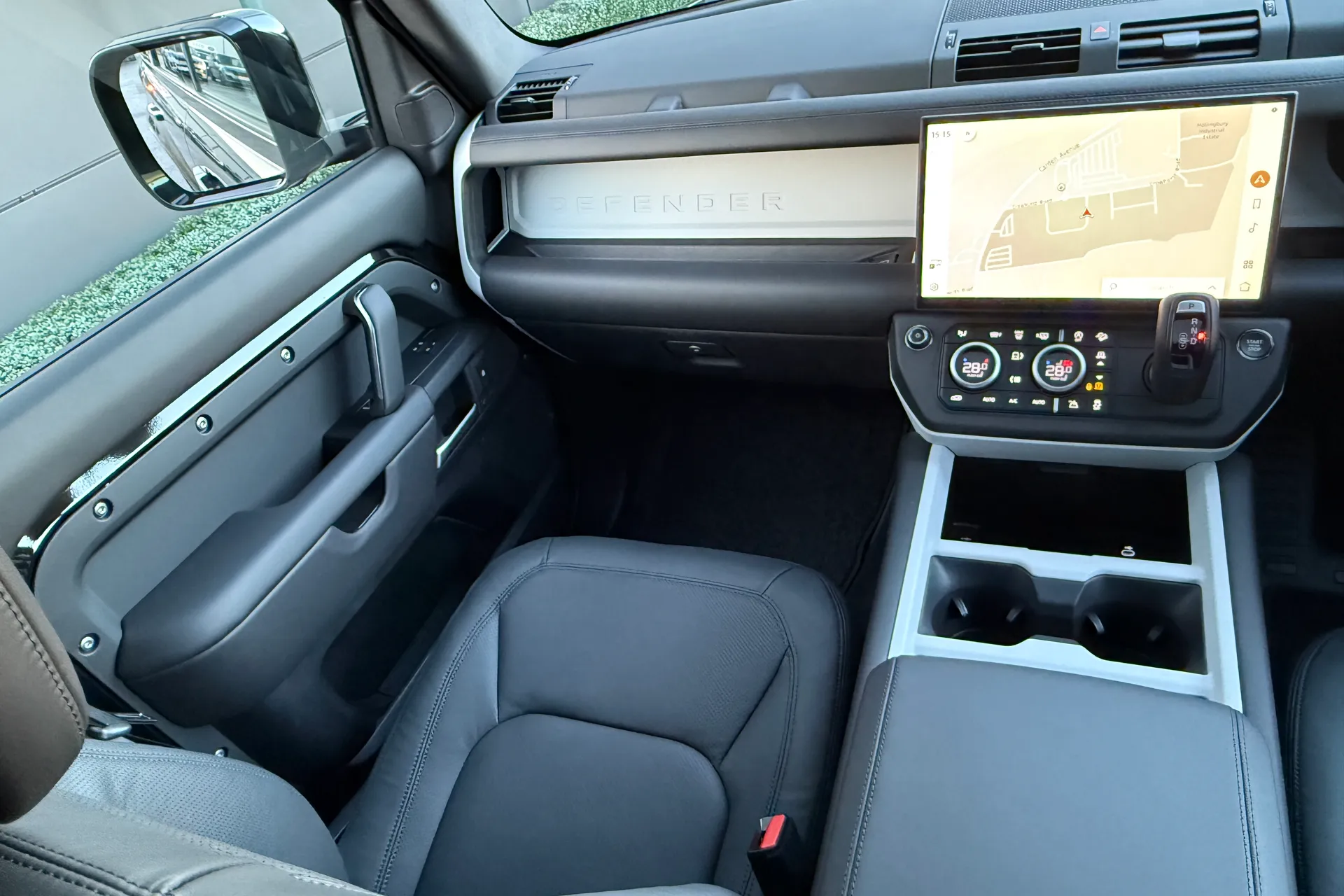 LAND ROVER Defender 110 thumbnail image number 48