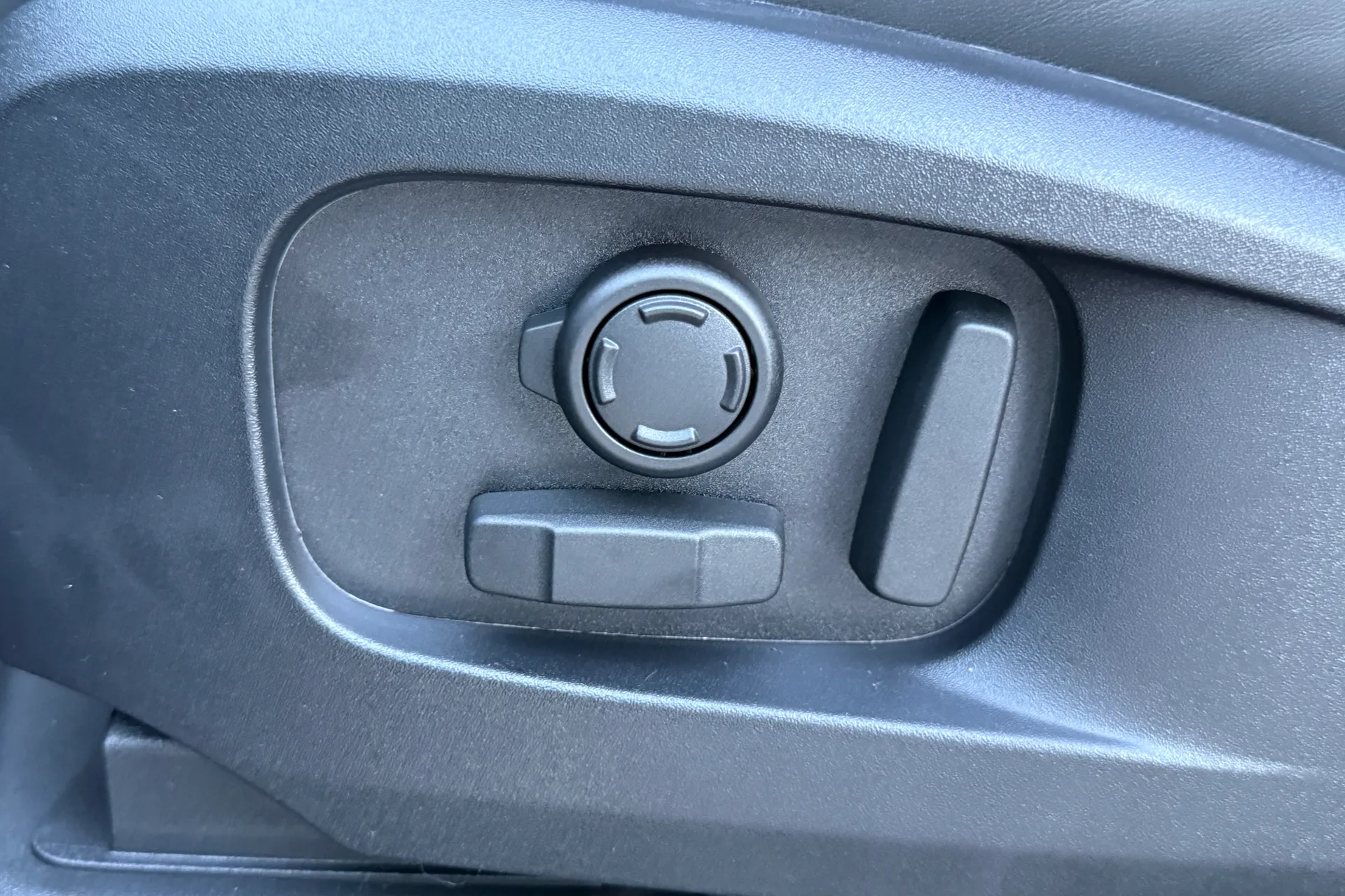 LAND ROVER Defender 110 thumbnail image number 52