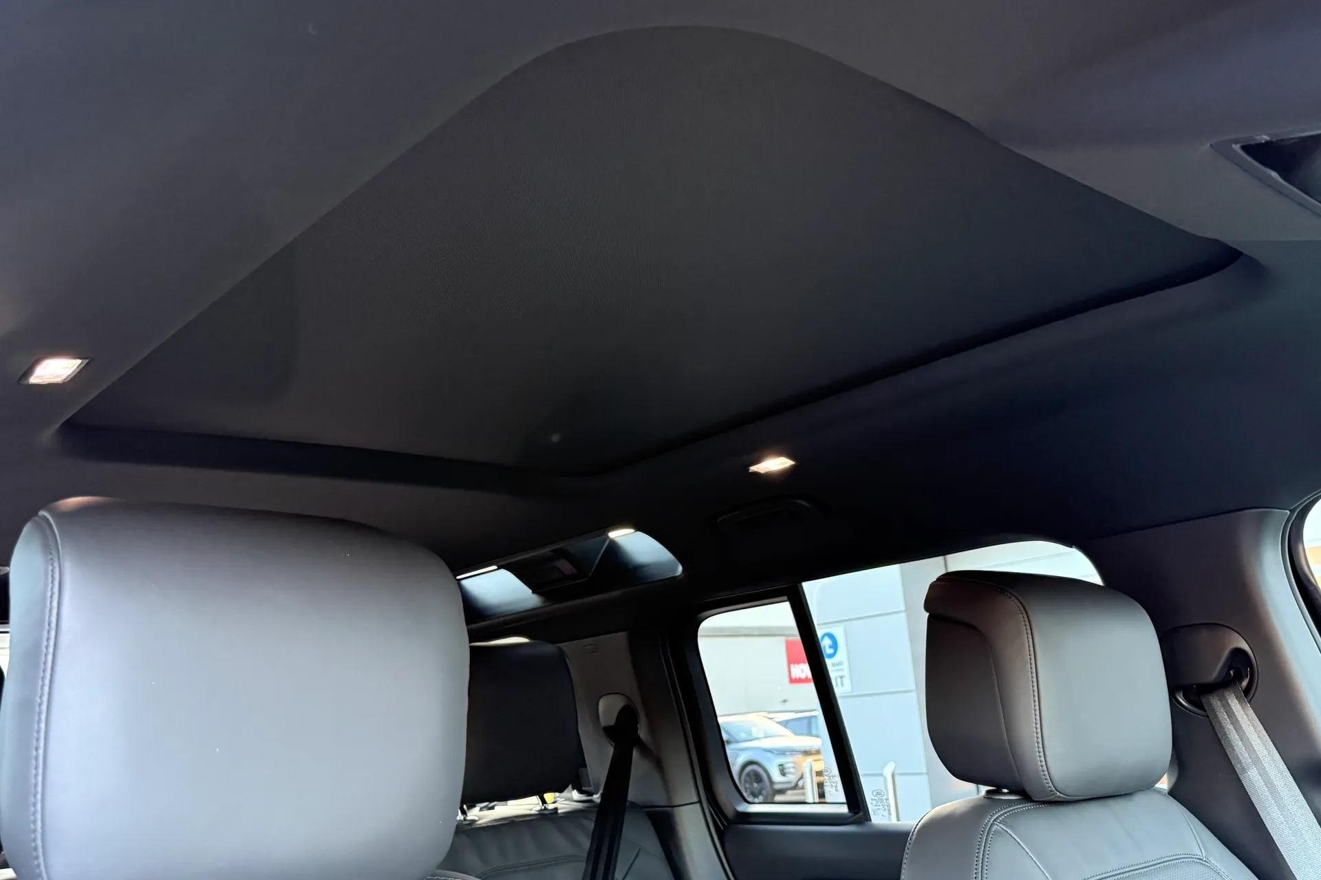 LAND ROVER Defender 110 thumbnail image number 8