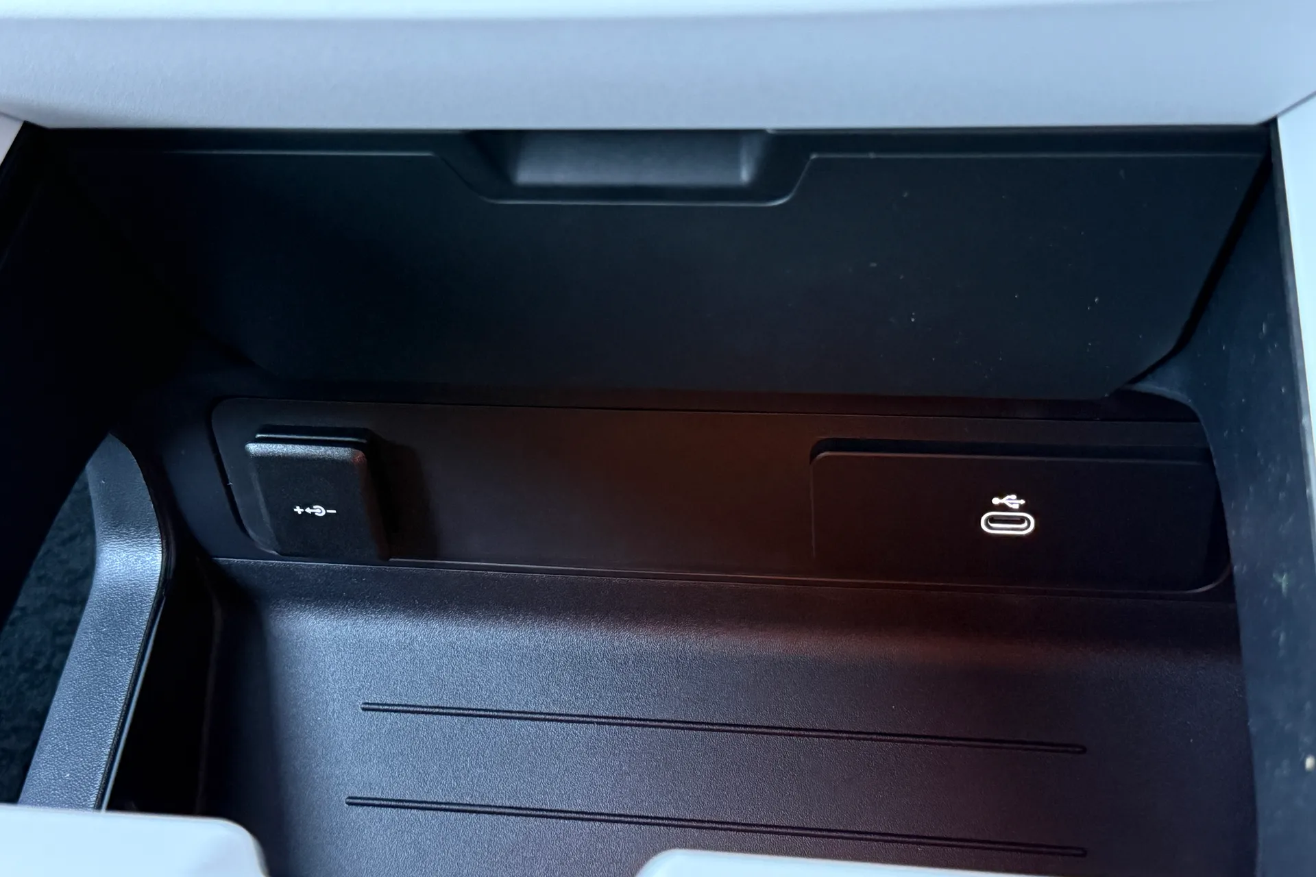 LAND ROVER Defender 110 thumbnail image number 57