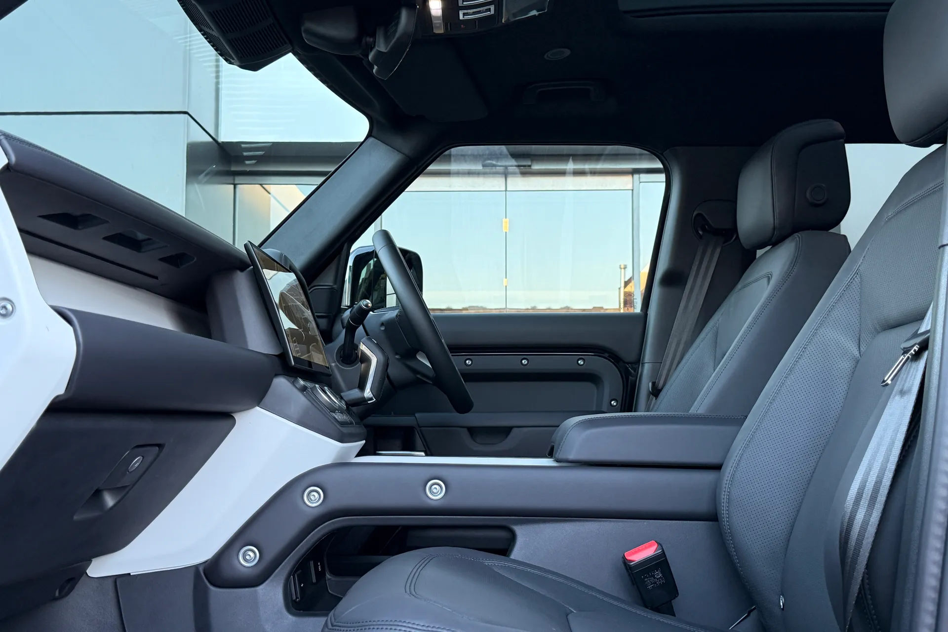 LAND ROVER Defender 110 thumbnail image number 51