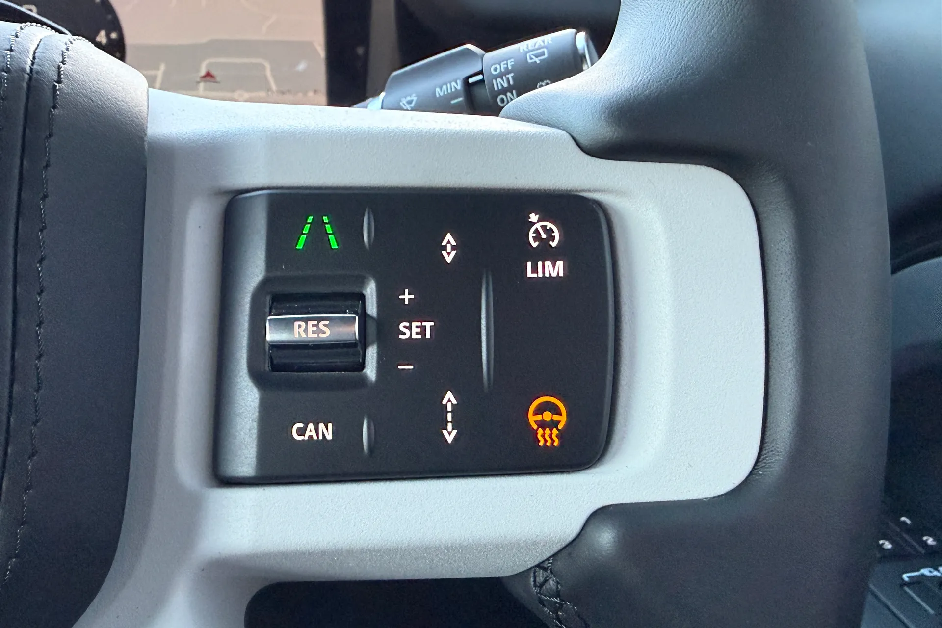 LAND ROVER Defender 110 thumbnail image number 33