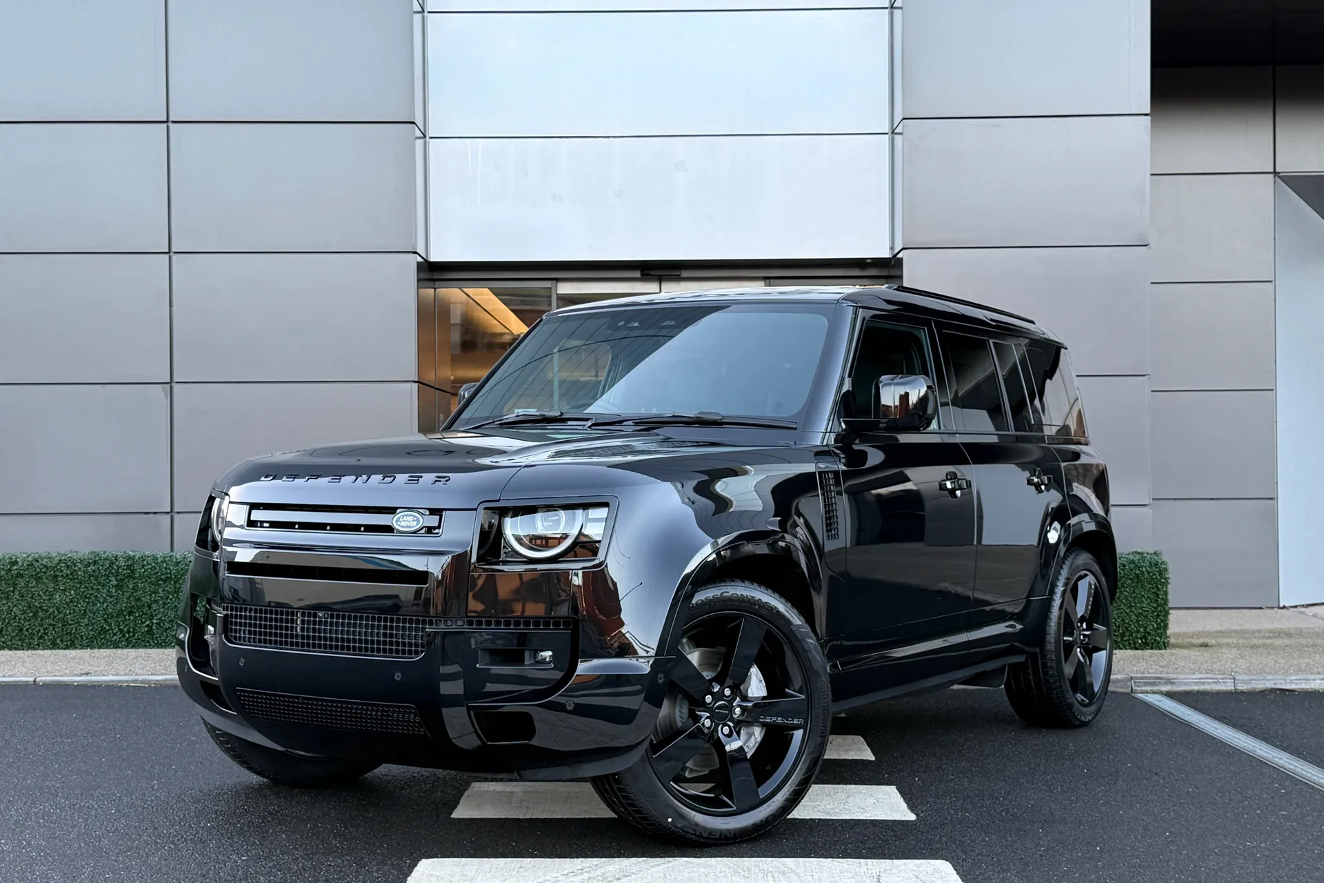 LAND ROVER Defender 110 thumbnail image number 7