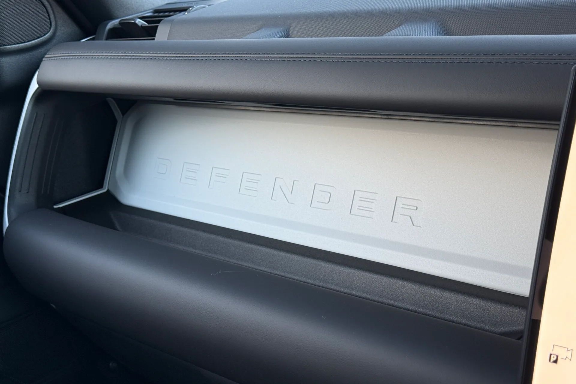 LAND ROVER Defender 110 thumbnail image number 30