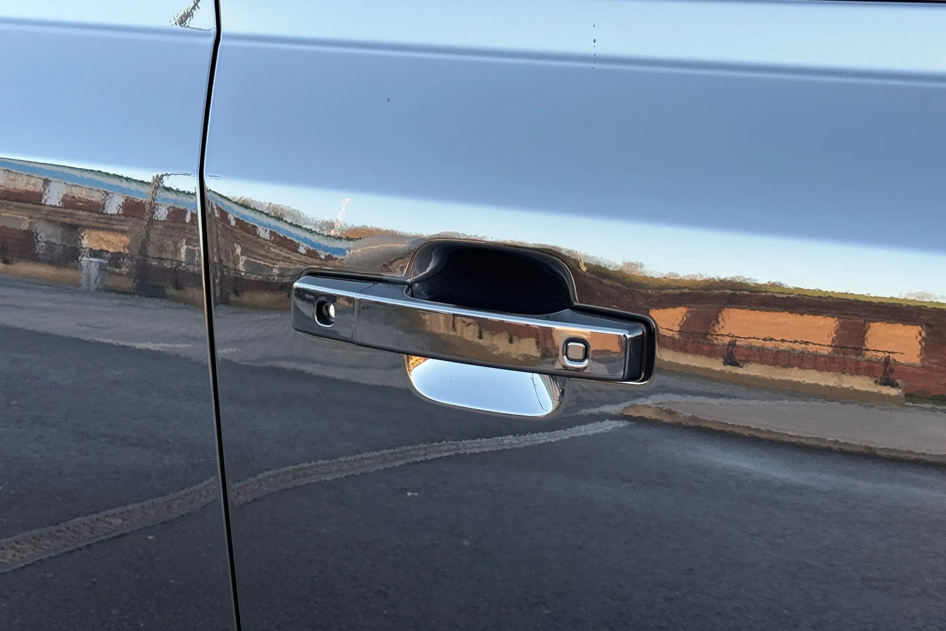 LAND ROVER Defender 110 thumbnail image number 35